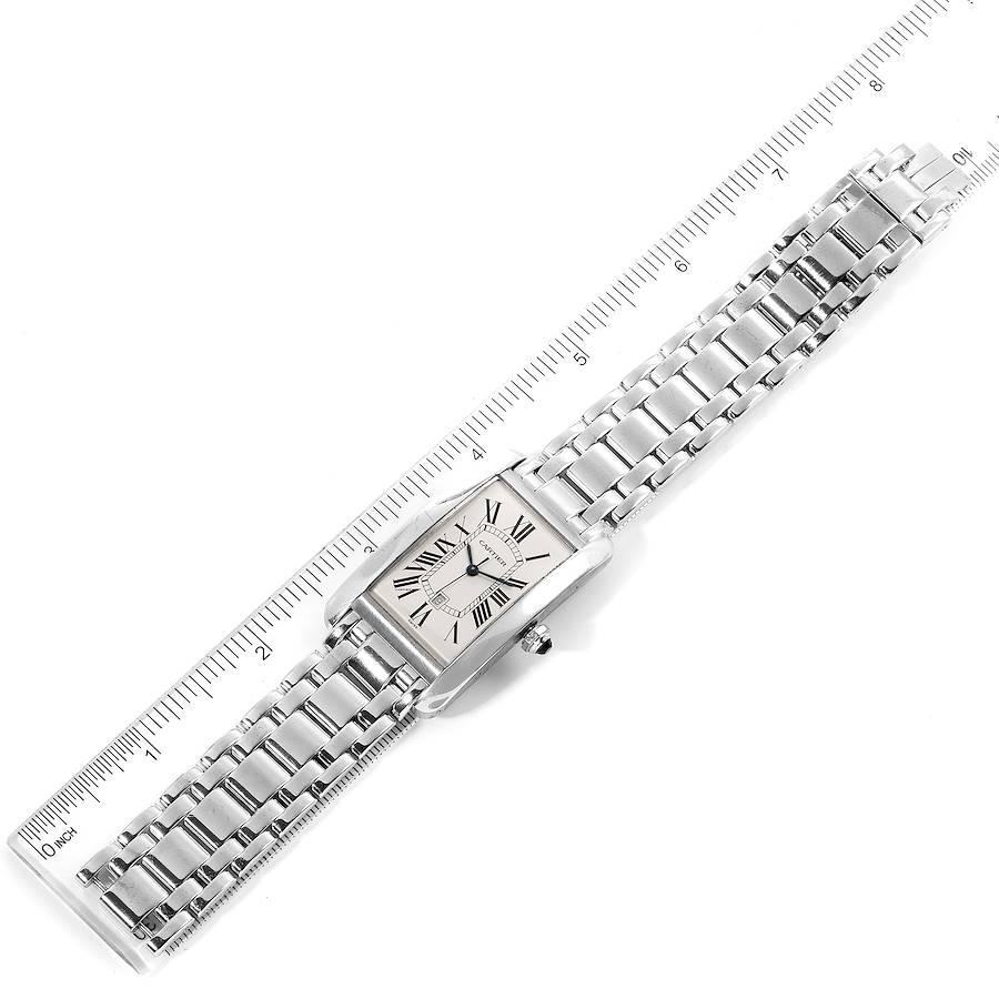 Cartier: 18 Karat Weißgold große Herrenuhr Tank Americaine W26032L1 mit Box und Papieren im Angebot 5