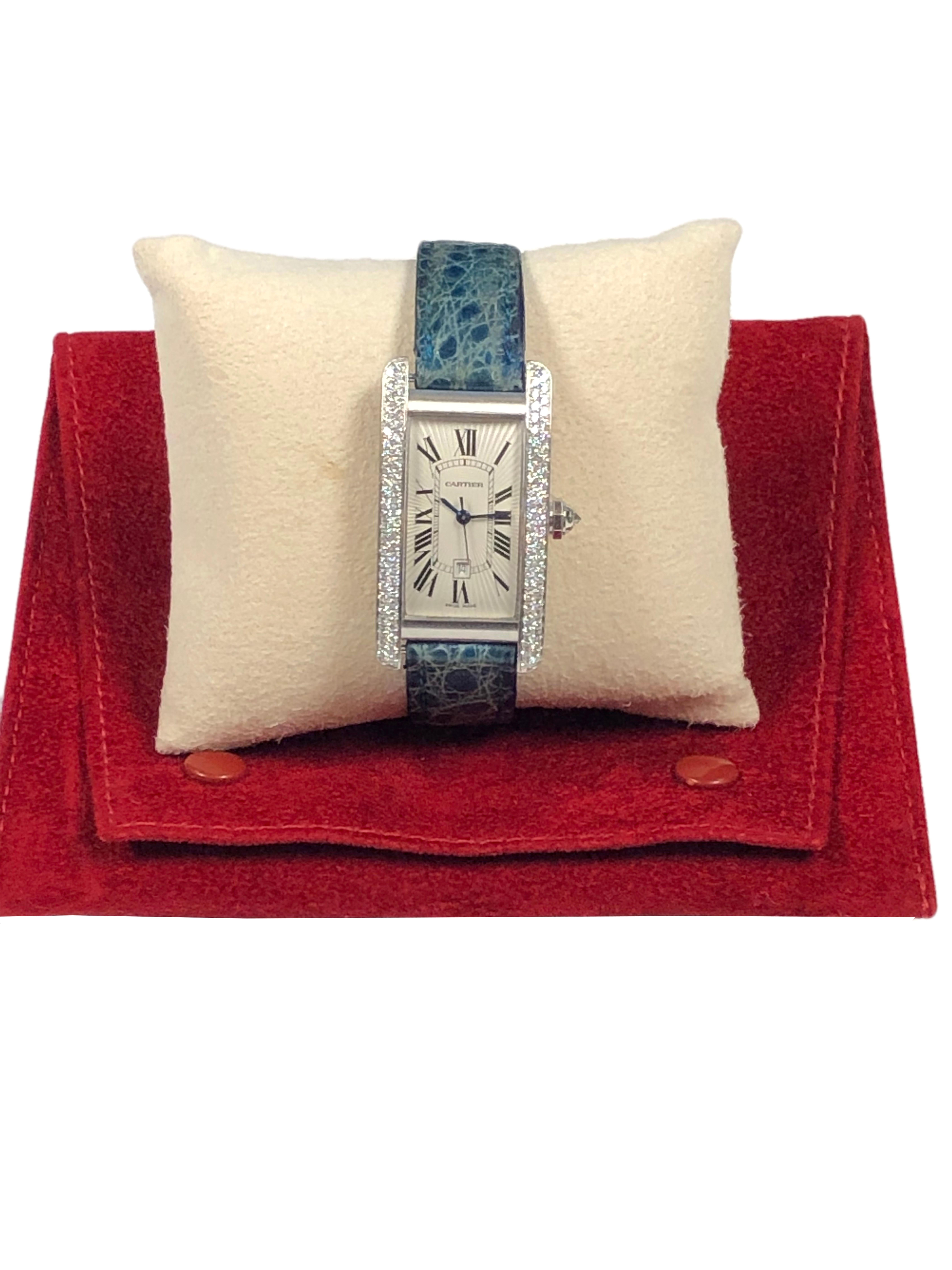 Cartier: Tank Americaine Automatik-Armbanduhr, mittlere Größe, Weißgold und Diamant im Angebot 2