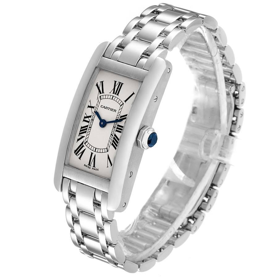 Cartier: 18 Karat Weißgold Damenuhr W008067 mit Tank Americaine-Silber-Zifferblatt und Silber-Zifferblatt im Angebot 1