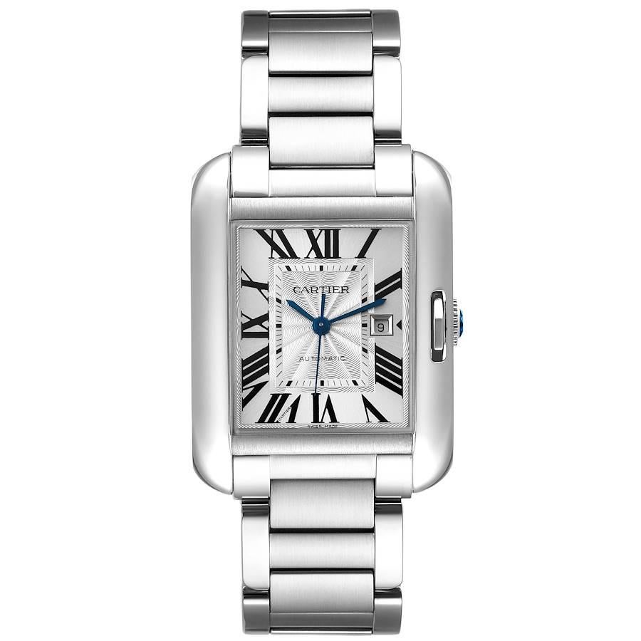 Cartier Tank Anglaise Cadran Argent Acier Grande Montre Homme W5310009. Mouvement automatique à remontage automatique. Boîtier rectangulaire en acier inoxydable 39,2 mm x 29,8 mm. Épaisseur du boîtier : 9,5 mm. Couronne sertie du spinelle bleu