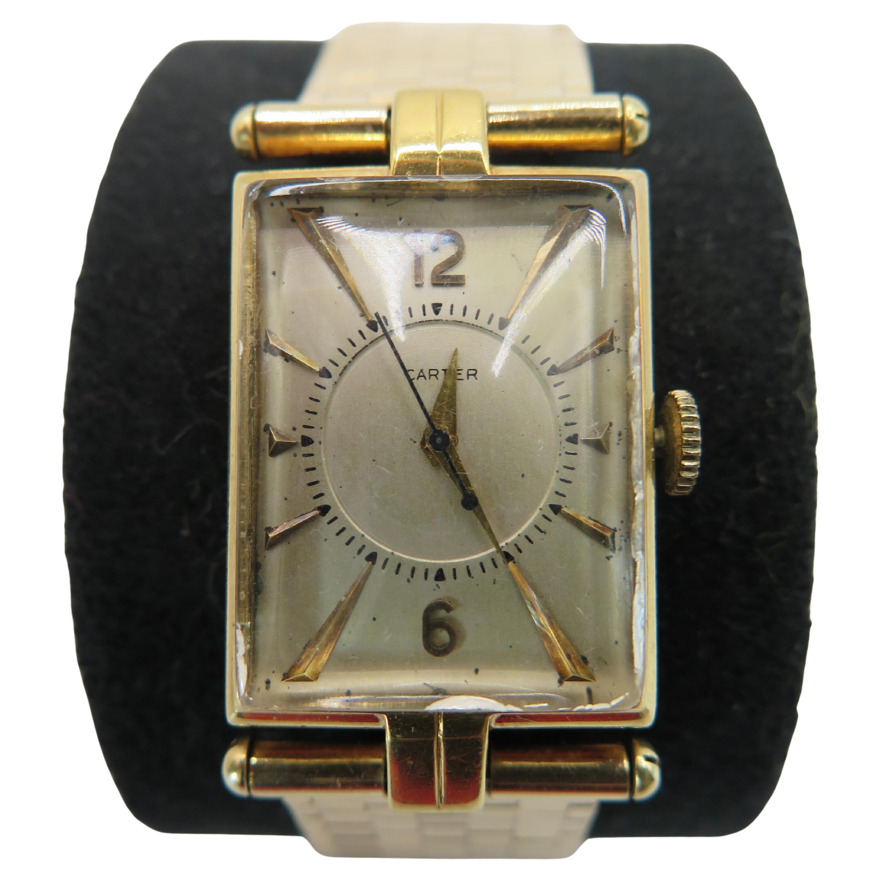 Cartier Tank degli anni '40 con bracciale d'oro in vendita
