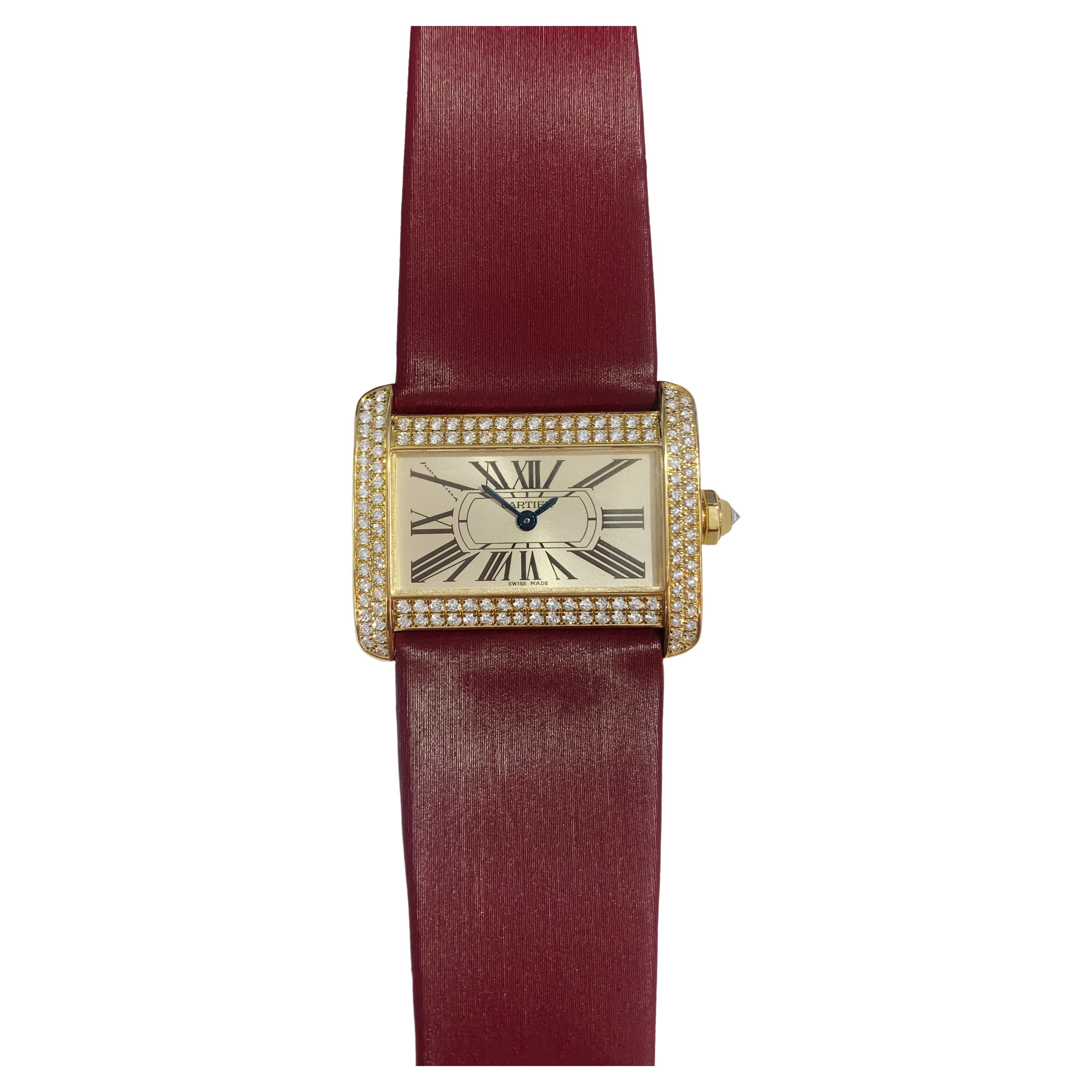 Cartier: 18 Karat Gelbgold Uhr Tank Divan 2601 im Angebot bei 1stDibs