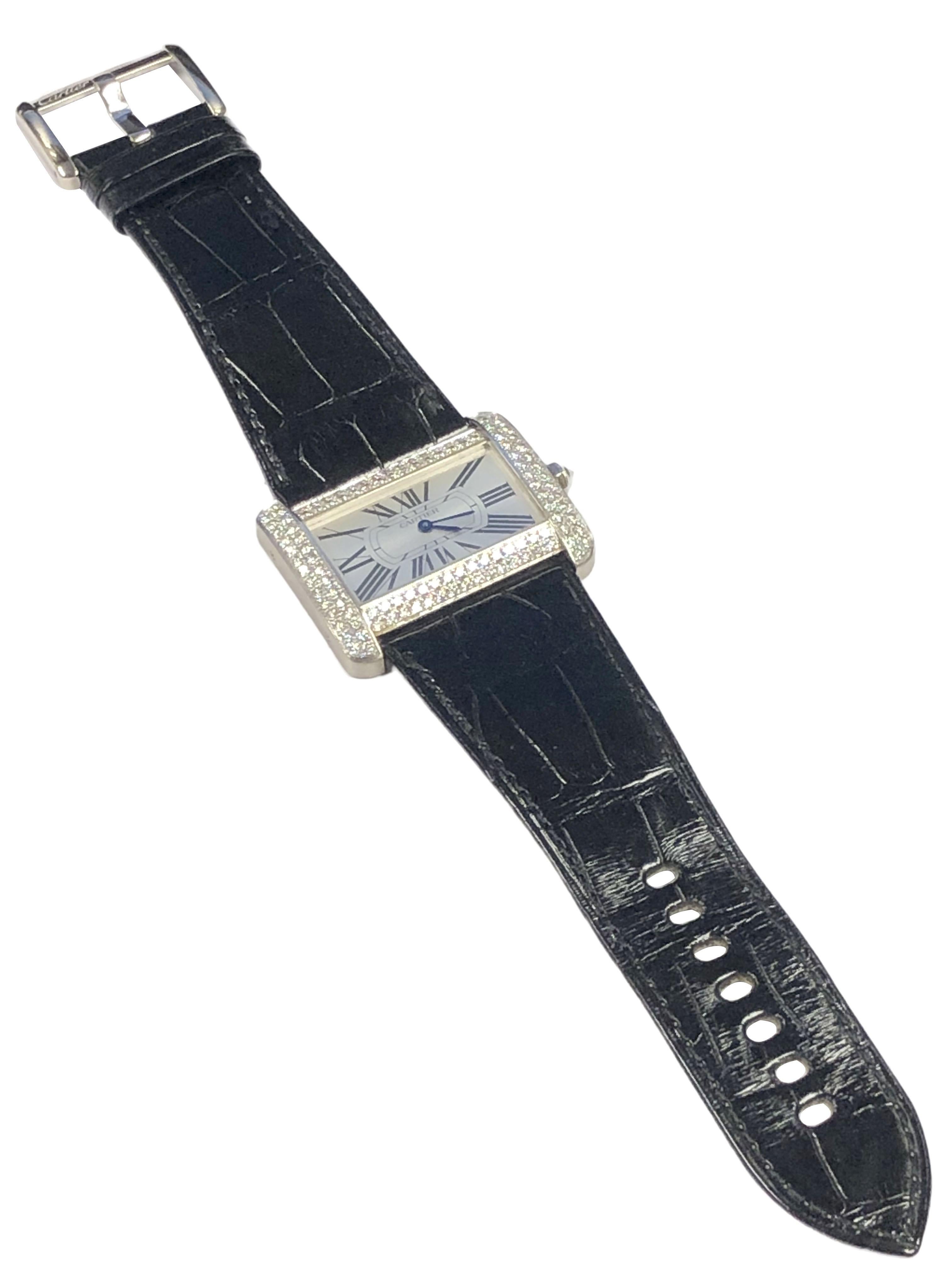 Cartier, grande montre-bracelet Tank Divan en or blanc avec grand cadran en perles et diamants Unisexe en vente