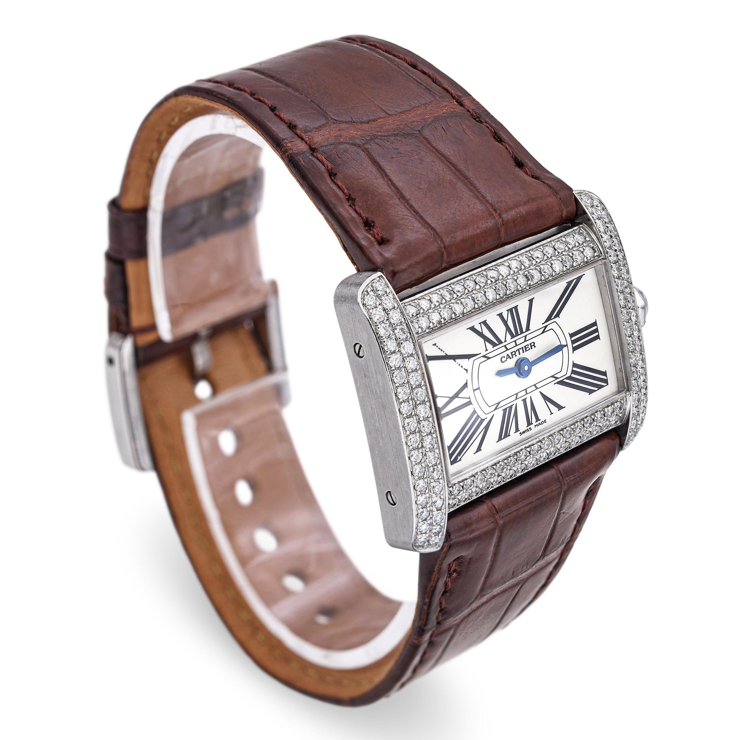 Montre Femme Cartier Tank Divan Acier inoxydable Diamant Quartz Bon état - En vente à New York, NY