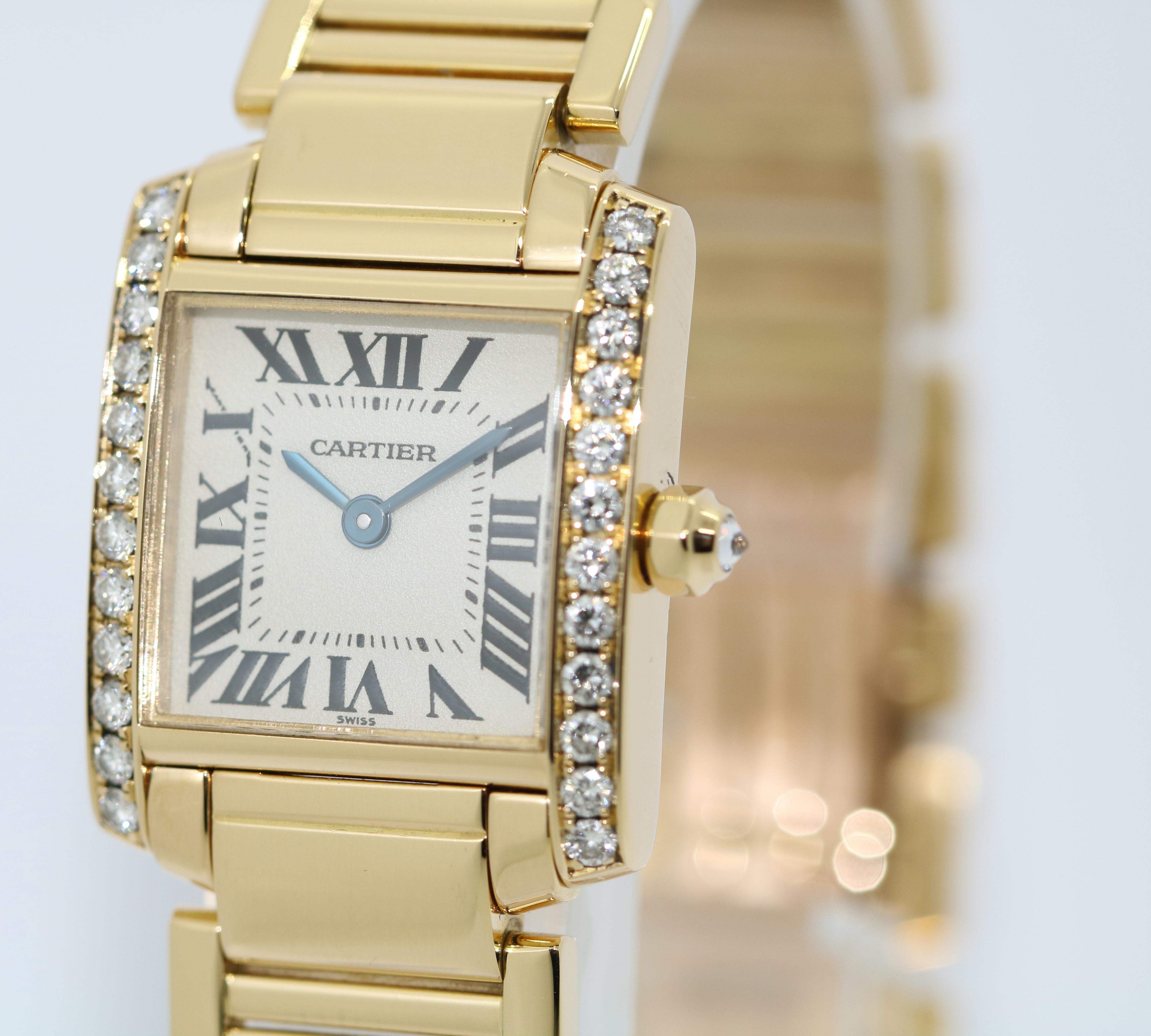 Quarz-Uhrwerk. 
Durchmesser ohne Krone: 20 mm. 
Original Cartier Diamond Werkseinstellung. 

Mit Echtheitszertifikat