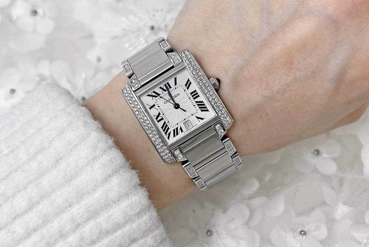 Cartier Montre Tank Francaise grand modèle en acier avec diamants sur les côtés, modèle personnalisé W51002Q3 en vente 1