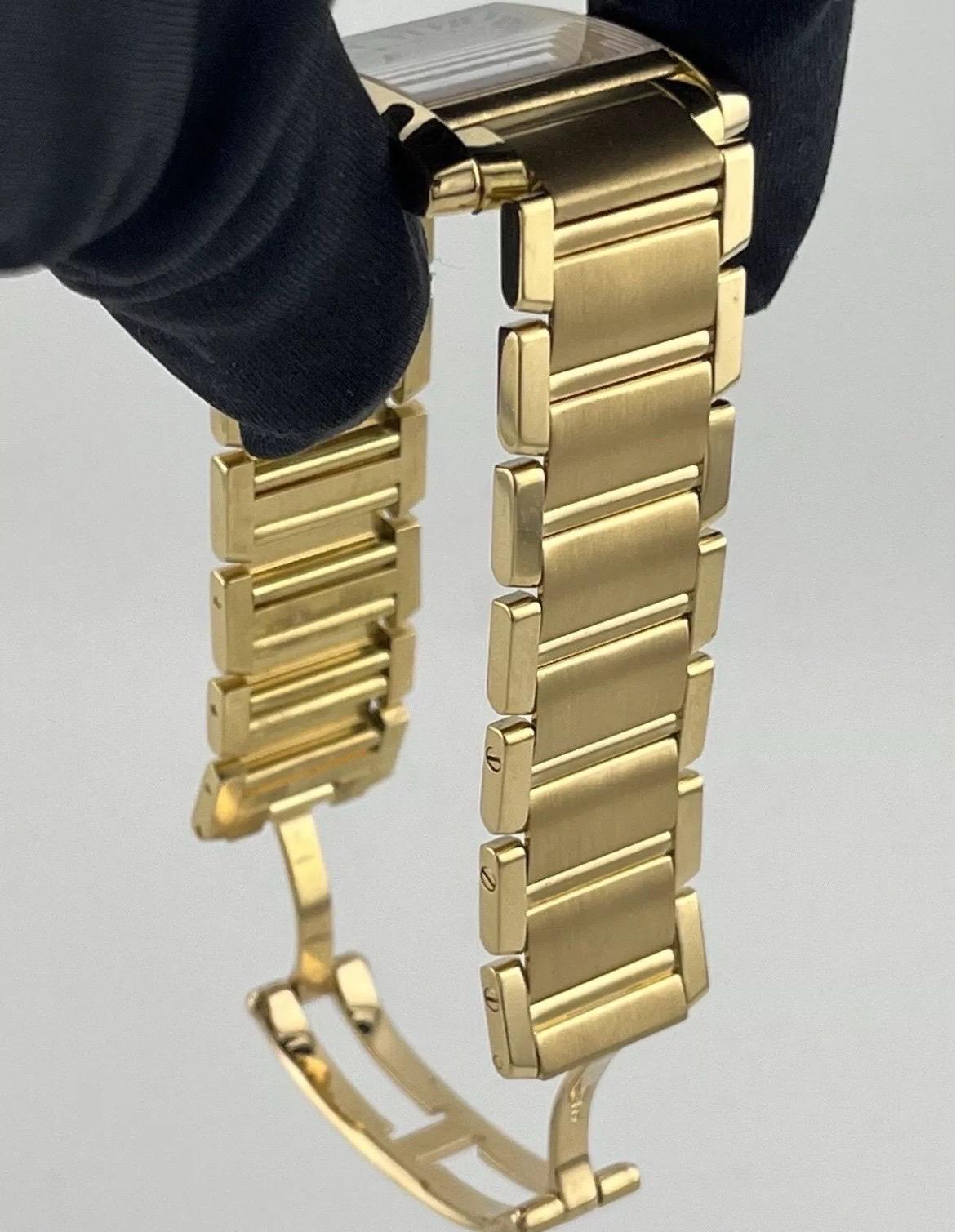 Cartier Montre Tank Française midsize en or jaune 18 carats avec quartz pour femmes W50003N2 1821 en vente 12
