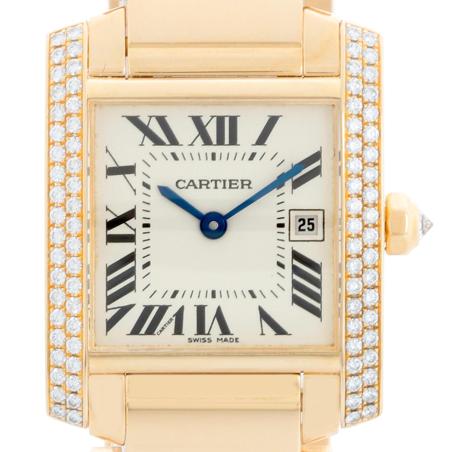 Orologio Cartier Tank Francaise Midsize in oro giallo 18k Uomo/Ladies W50014N2 2466 - Quarzo. Oro giallo 18k  corona con diamante cabochon e due file di diamanti (25 mm x 30 mm). Quadrante color avorio con numeri romani neri; data a ore 3. Bracciale