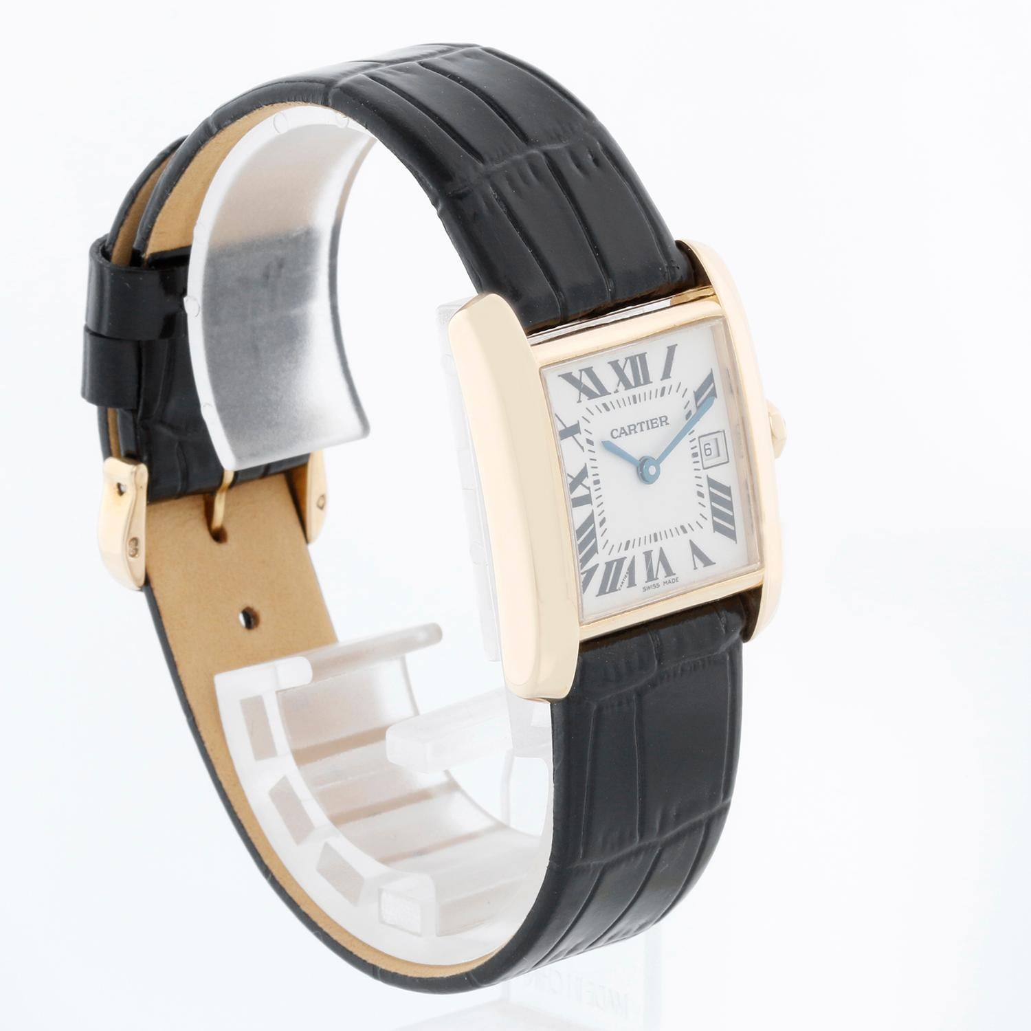Cartier Tank Francaise Midsize 18k Yellow Gold Men's/Ladies Watch W50014N2 In Excellent Condition For Sale In Dallas, TX