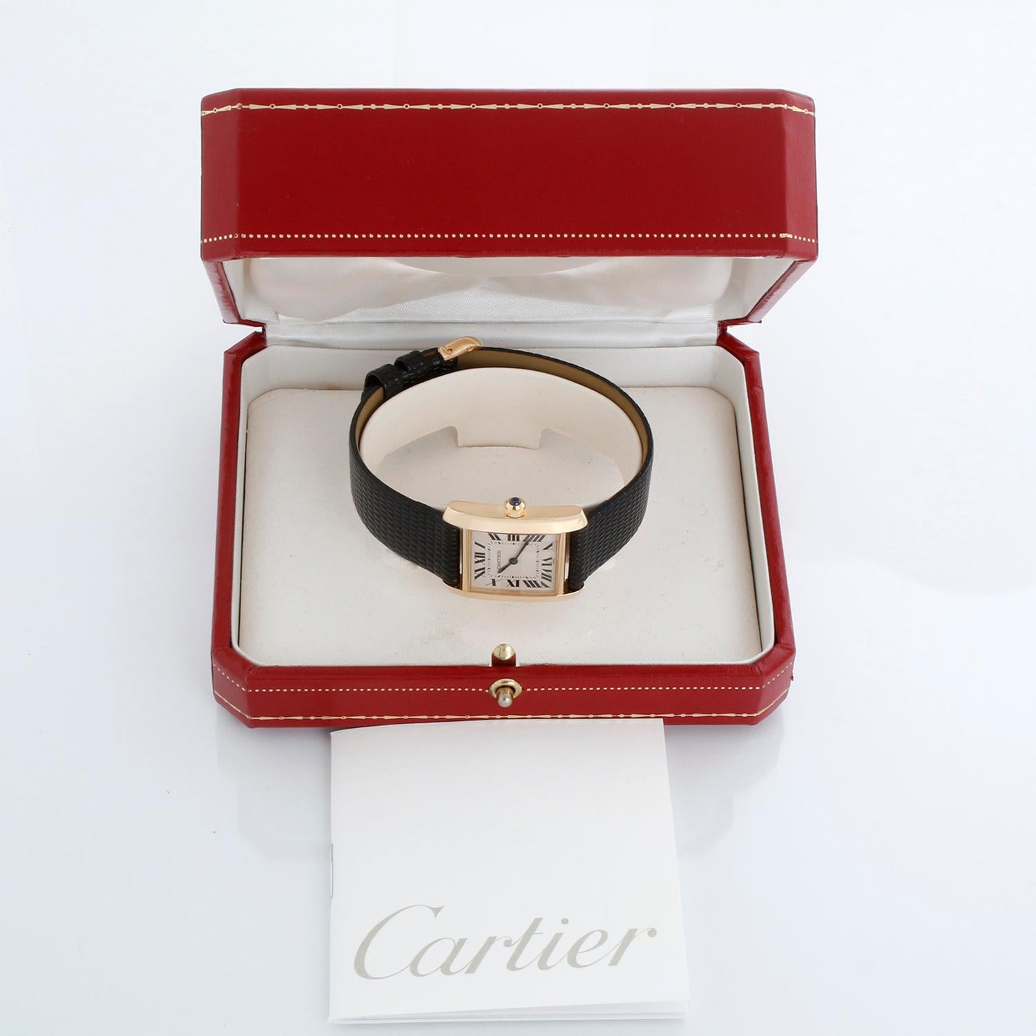 Cartier Montre Tank Française de taille moyenne en or jaune 18 carats W50003N2 1821 en vente 2