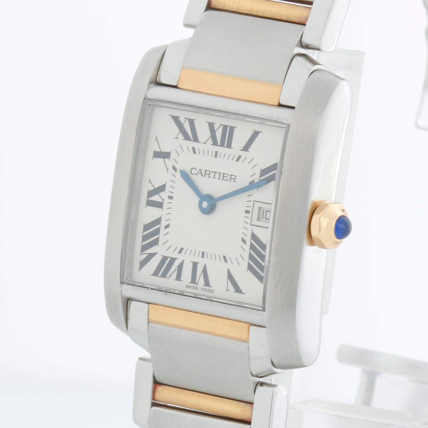 Cartier Tank Francaise Mittelgroße 2-Ton Uhr W51012Q4 2465 im Zustand „Hervorragend“ im Angebot in Dallas, TX