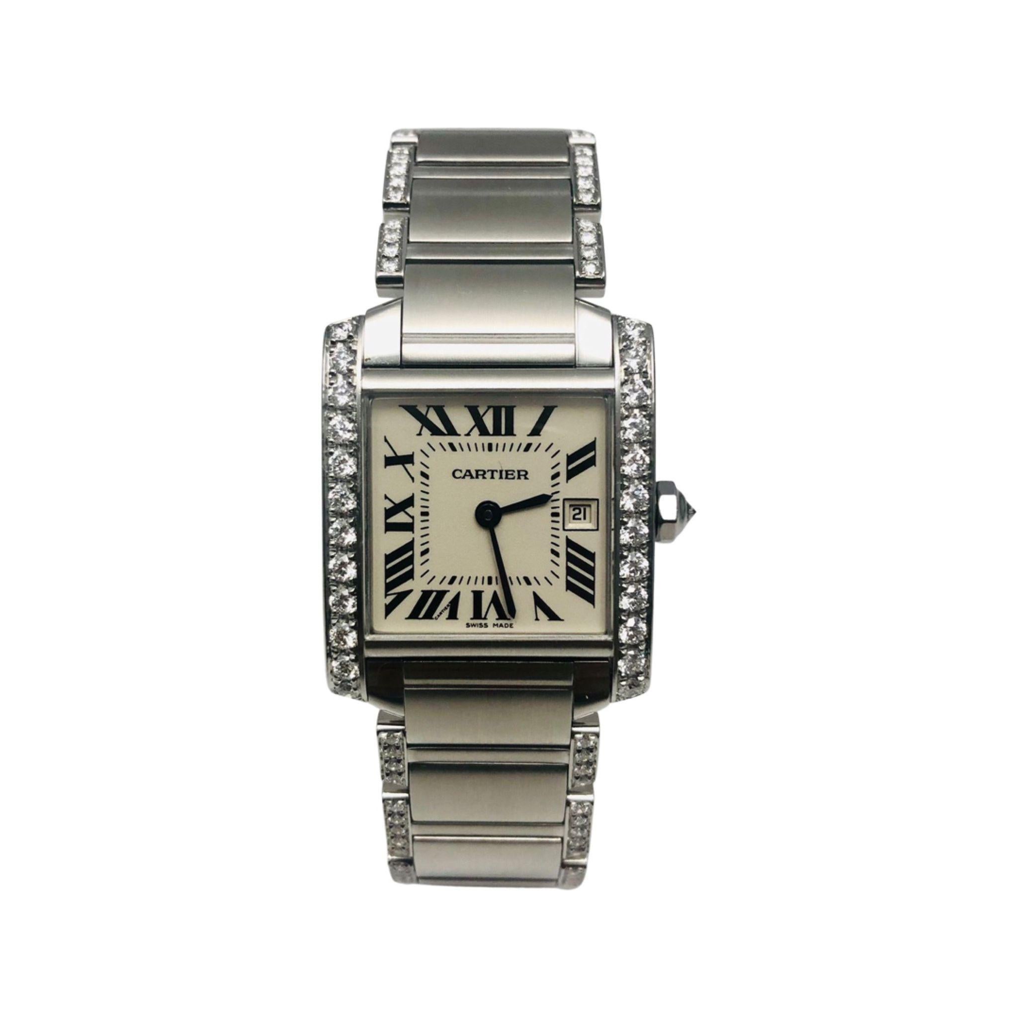 Description

Marque : Cartier

Modèle : Tank Francaise 

Mouvement : Quartz

Taille du boîtier : 25 mm

Pierre : Diamants taille ronde

Cadran : Chiffre romain

Matériau du boîtier : Acier inoxydable

Matériau du bracelet : Acier inoxydable

Cristal