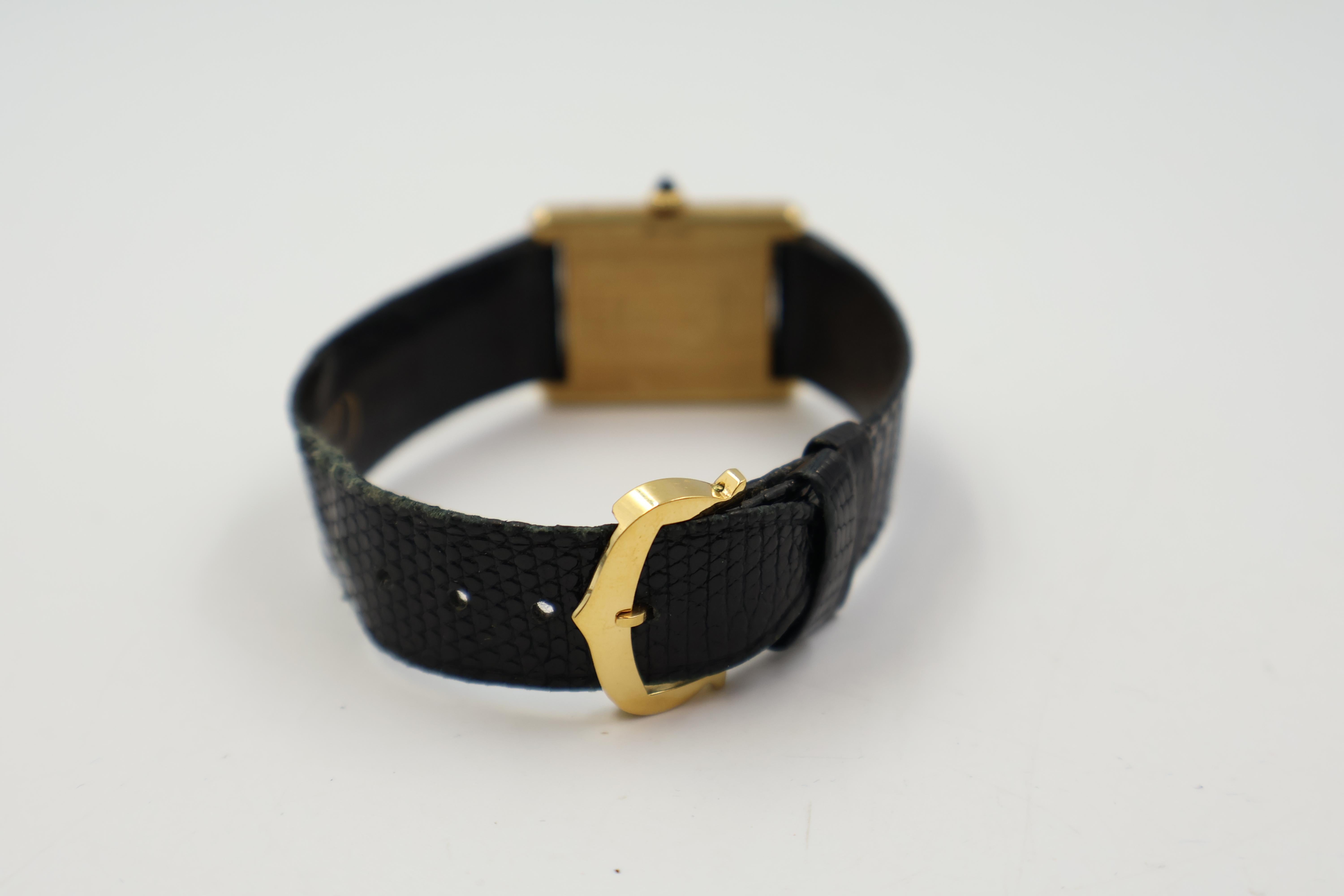 Cartier Tank Louis 18k Herrenuhr mit Original Box im Zustand „Gut“ im Angebot in Vaughan, CA