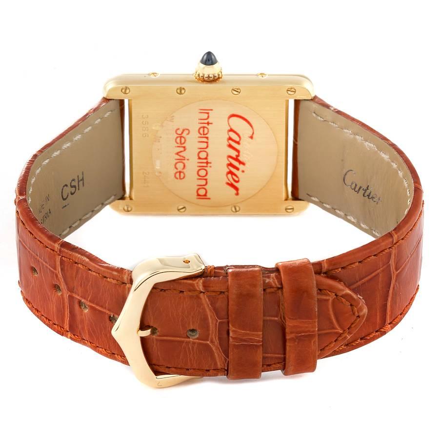 Cartier: 18 Karat Gelbgold Herrenuhr Tank Louis mit braunem Riemen, W1529756 im Angebot 4