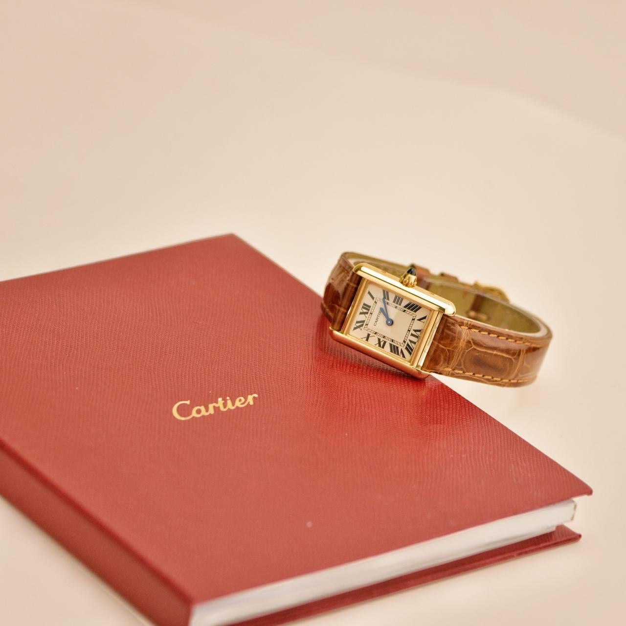 Reloj Cartier Tank Louis Oro Amarillo 18k Pequeño Modelo W1529856 en Excelente estado para la venta en Banbury, GB