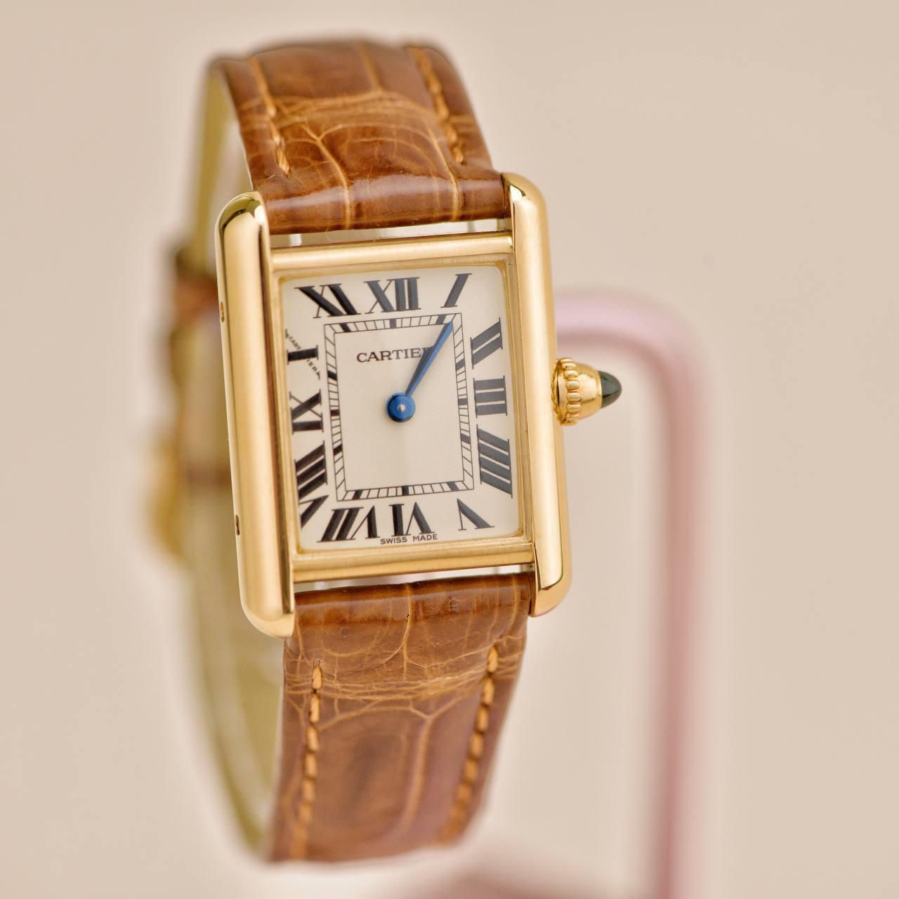 Femenino o masculino Reloj Cartier Tank Louis Oro Amarillo 18k Pequeño Modelo W1529856 en venta