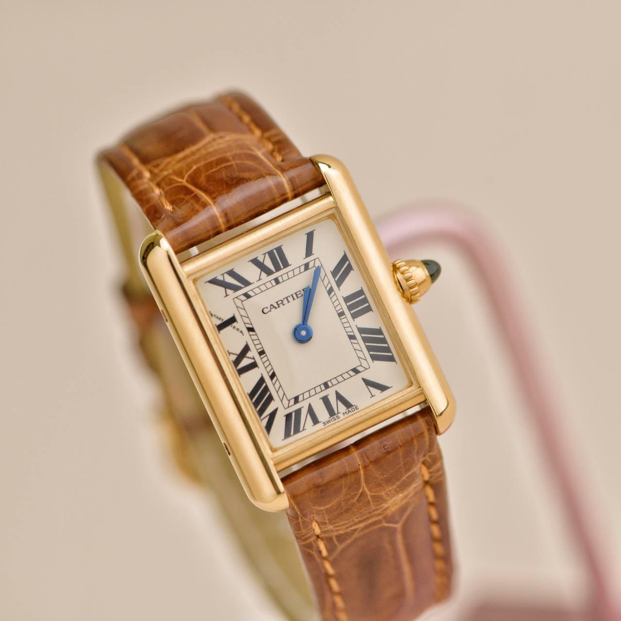 Reloj Cartier Tank Louis Oro Amarillo 18k Pequeño Modelo W1529856 en venta 1