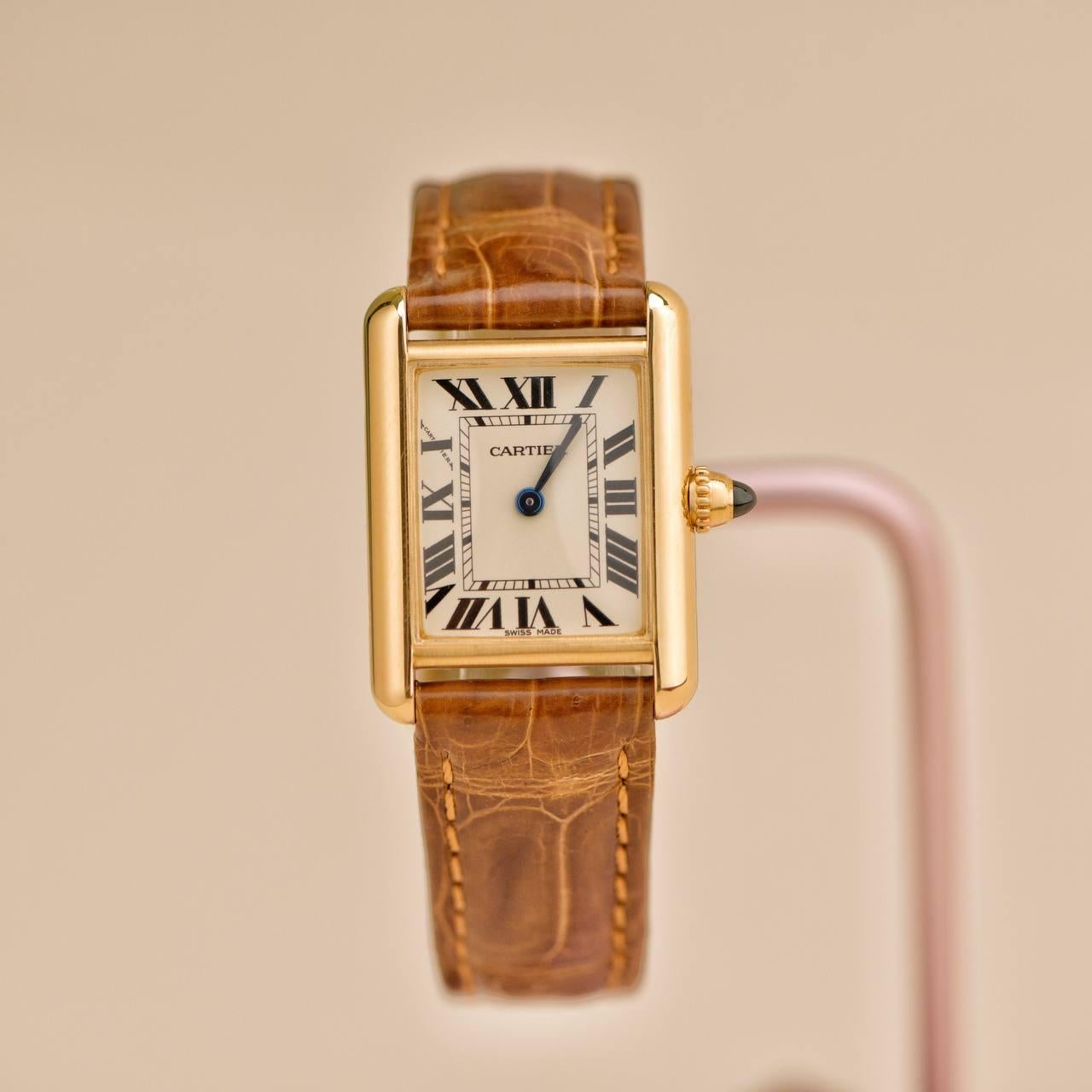 Reloj Cartier Tank Louis Oro Amarillo 18k Pequeño Modelo W1529856 en venta 2