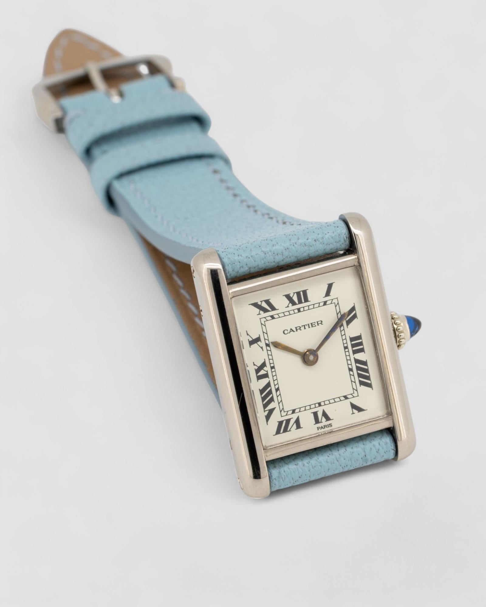 Cartier Tank Louis 78087 SM Lancette a punta Parigi Oro 18k WG 1992 Scatola e documenti in vendita 3