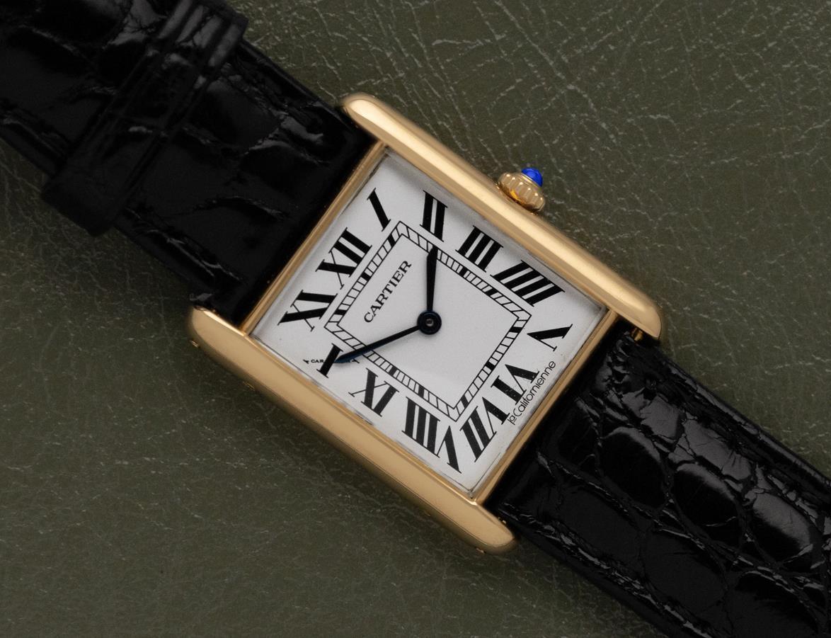 Cartier Tank Louis Mens Midsize Unisex Quartz Watch - Solid 18K Gold For Sale 7