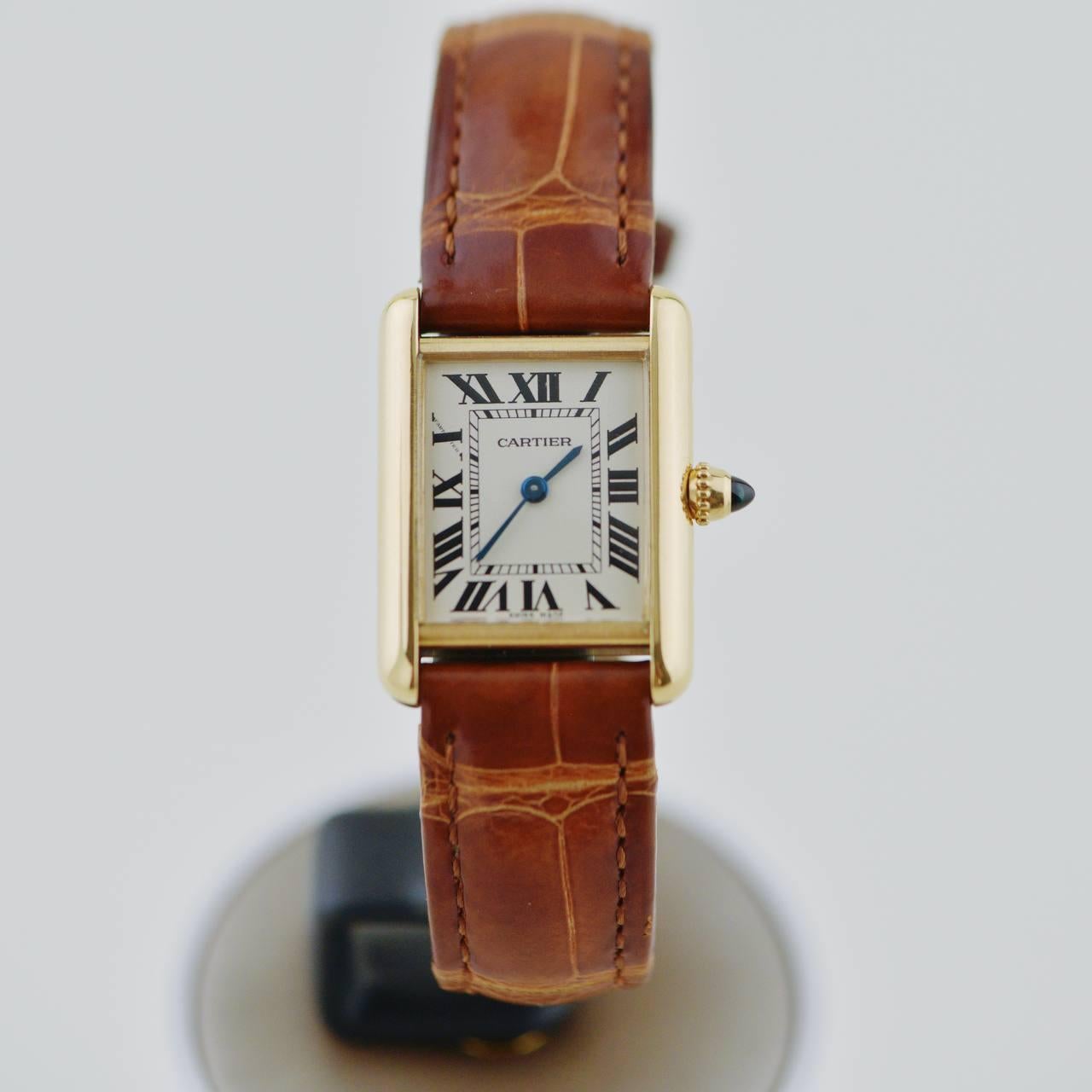 Cabochon Cartier Tank Louis Modello Piccolo Orologio in oro giallo 18 carati W1529856