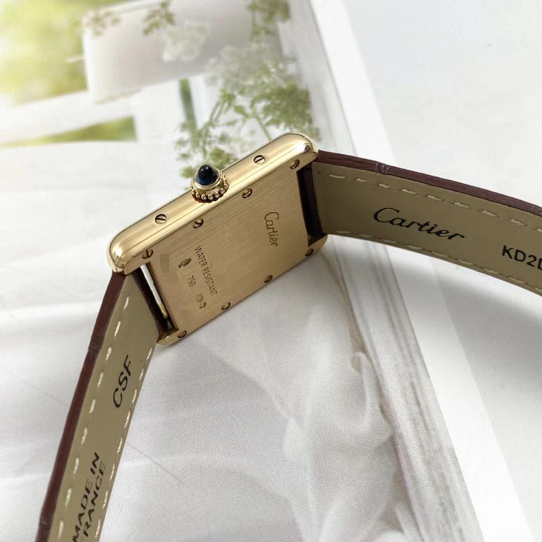 Cartier Montre Tank Louis petite modèle en or jaune 18 carats W1529856 Excellent état à Banbury, GB