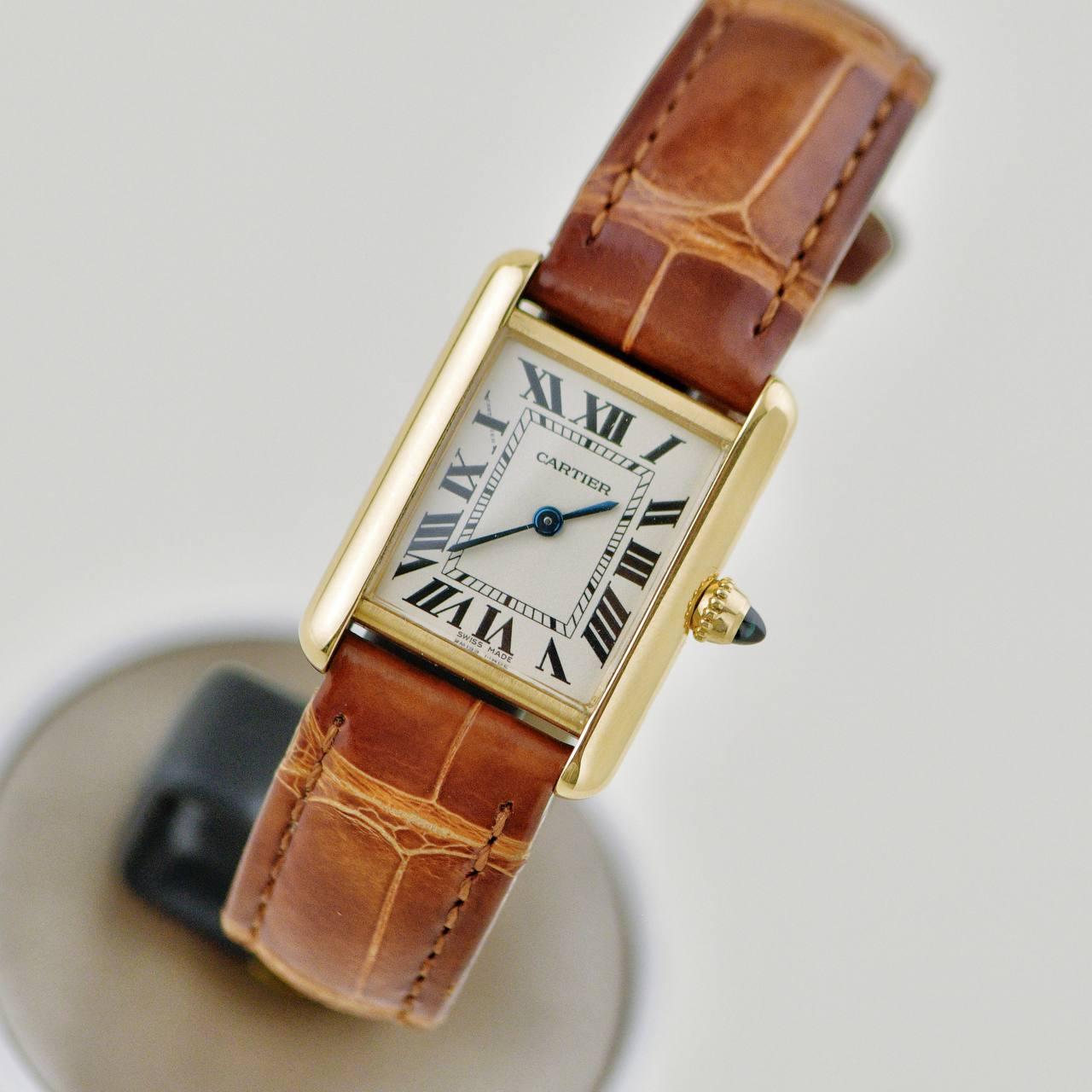 Cartier Tank Louis Modello Piccolo Orologio in oro giallo 18 carati W1529856 In condizioni ottime a Banbury, GB