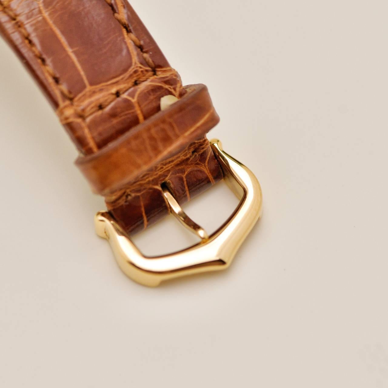 Cartier Tank Louis Modello Piccolo Orologio in oro giallo 18 carati W1529856 3