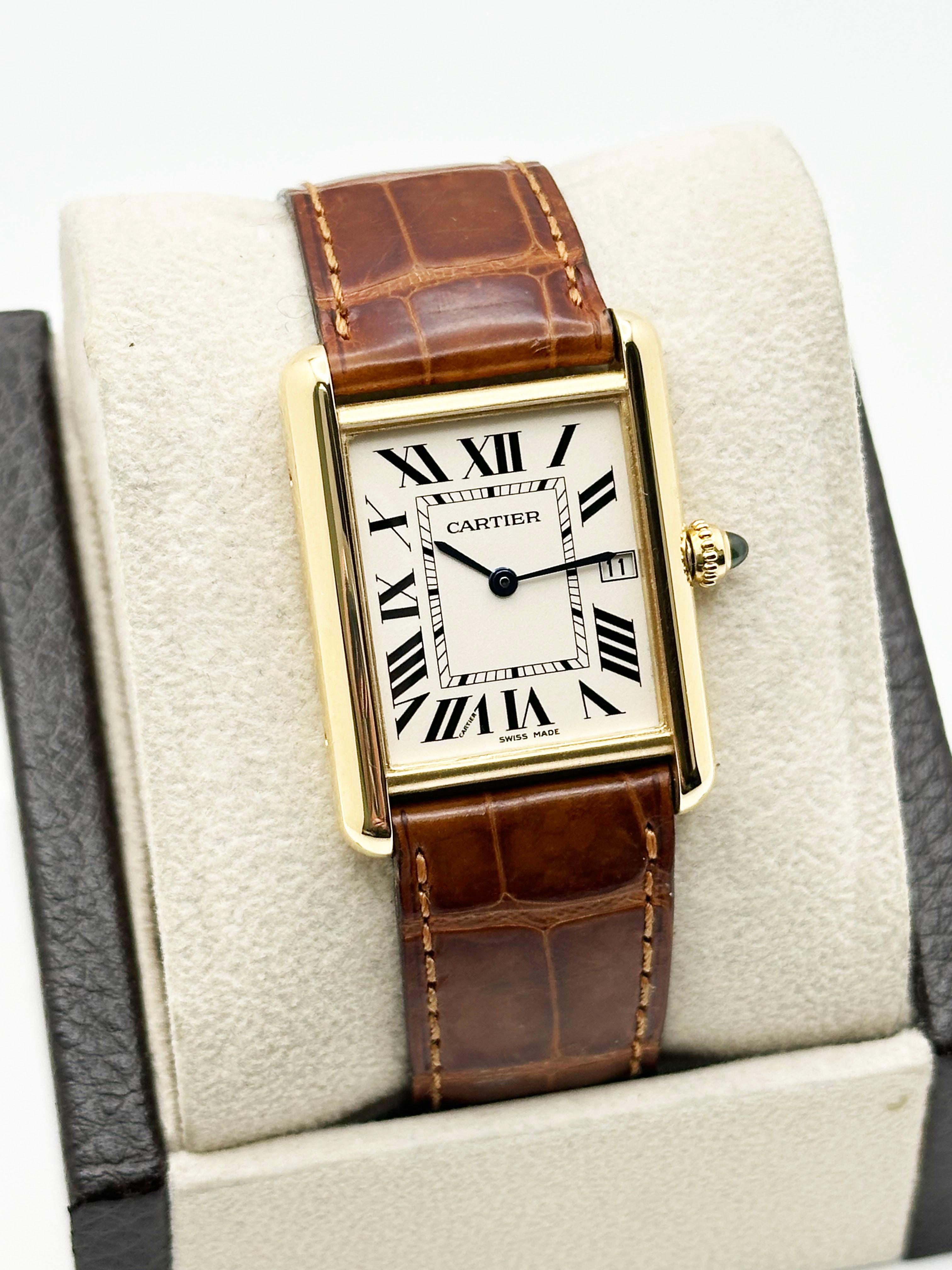 Cartier Tank Louis W1529756 Ref 2441 Oro giallo 18 carati Scatola Carta 2025 Servizio In condizioni ottime in vendita a San Diego, CA