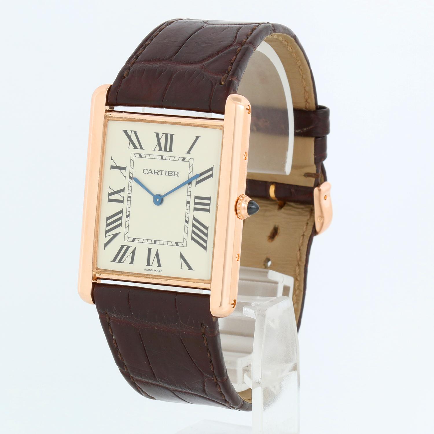 Cartier Tank Louis XL Oro Rosa Carica manuale  Orologio da uomo  W1560017 - Carica manuale. Cassa in oro rosa 18 carati ( no 32  x 40 mm). Quadrante argento con numeri romani neri. Cinturino Cartier marrone nuovo con fibbia Cartier 18 carati.
