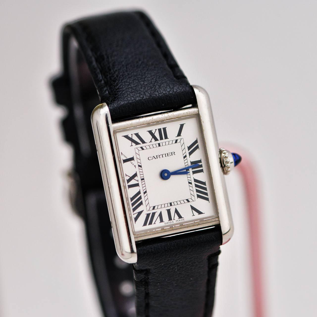 Femenino o masculino Reloj Cartier Tank Must SolarBeat Modelo Pequeño WSTA0060 en venta