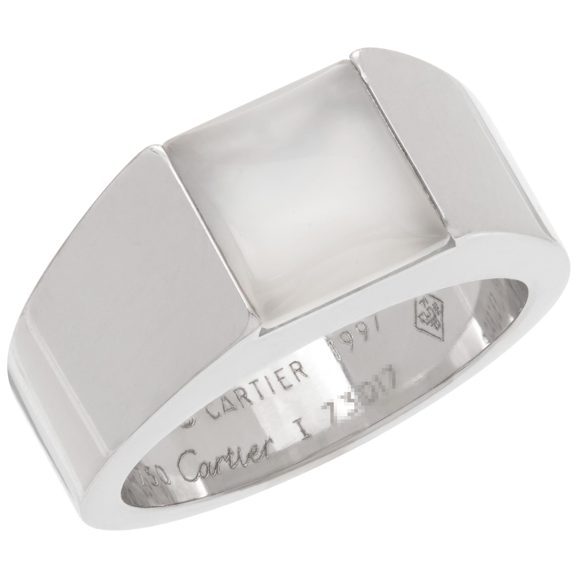Cartier, bague Tank en or blanc 18 carats avec pierre de lune Excellent état - En vente à Surfside, FL