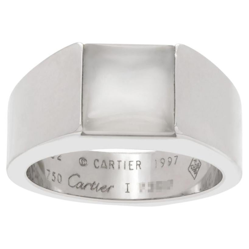 Cartier, bague Tank en or blanc 18 carats avec pierre de lune