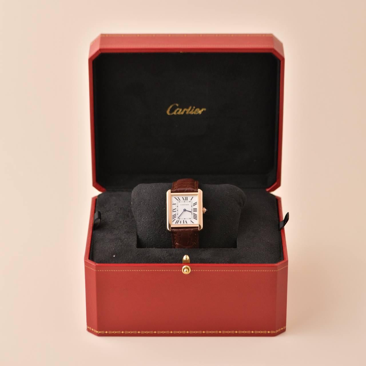 SKU	77701314
Viene fornito con	Set completo scatola Cartier e biglietto Cartier
Data	2020
Modello	W5200025  Modello grande
Numero di serie	31**********
Metallo	Pelle di vitello, oro rosa 18 carati
Peso	Circa 38,89 g
Condizione	Eccellente
Altre
