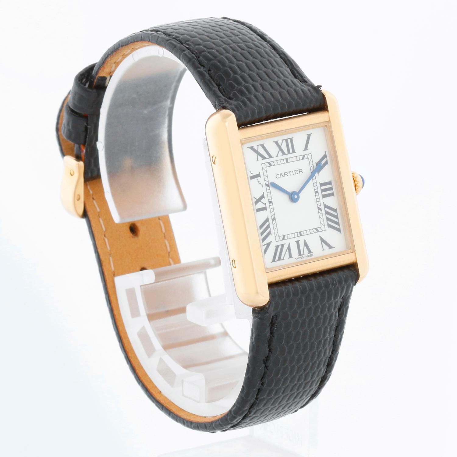 Cartier Tank Solo 18K Yellow Gold Men's Watch W5200002 3168 In Excellent Condition For Sale In Dallas, TX