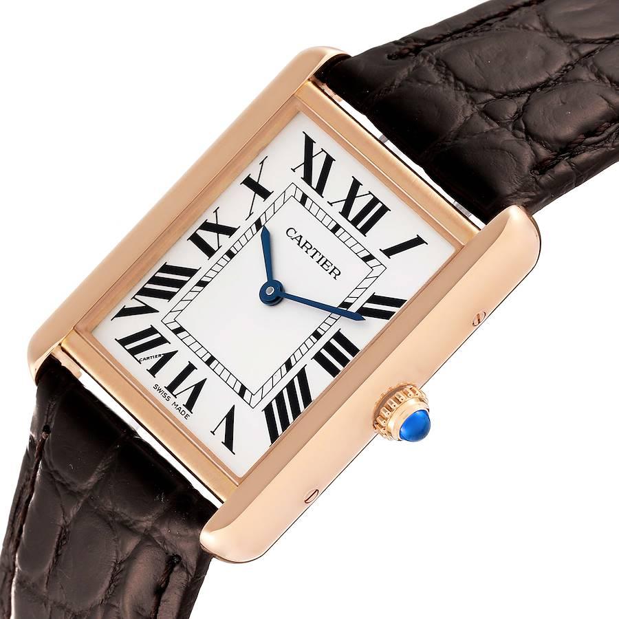 Cartier: Große Roségold Stahl-Herrenuhr mit braunem Riemen, W5200025, Tank Solo 2