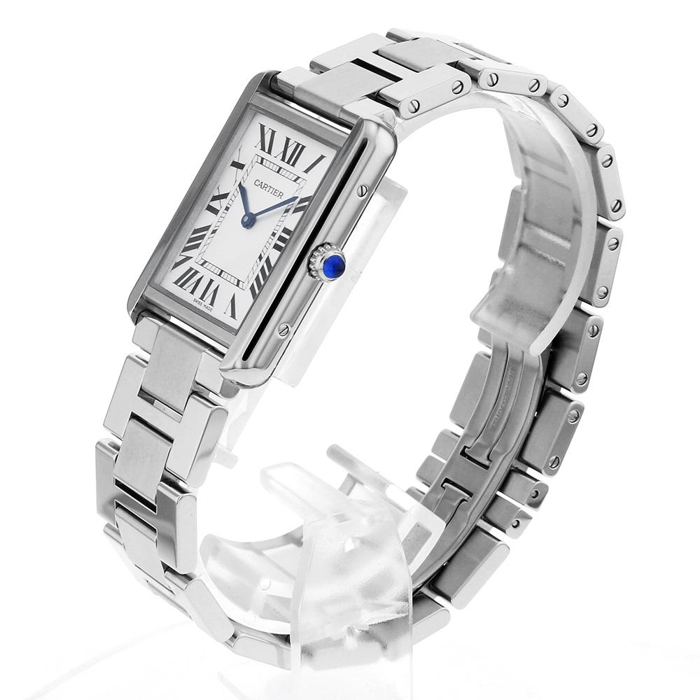Cartier Tank Solo LM W5200014: A Testament to Timeless Elegance

Discover the Cartier Tank Solo LM W5200014, a watch that exemplifies Cartier's renowned artistry and sophistication. This exquisite timepiece, with its clean lines and classic design,