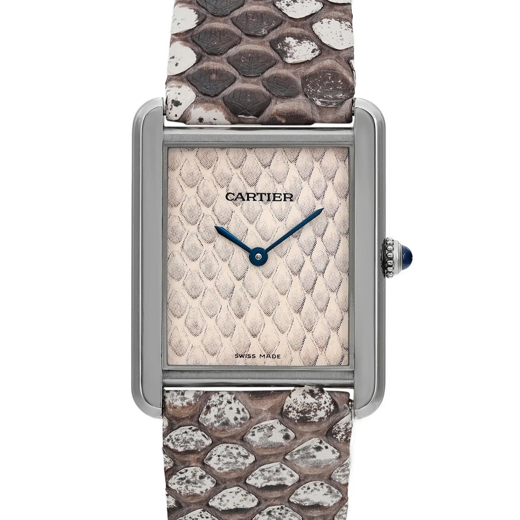 Pre-owned in excellent condition. The watch comes with an additional band.

