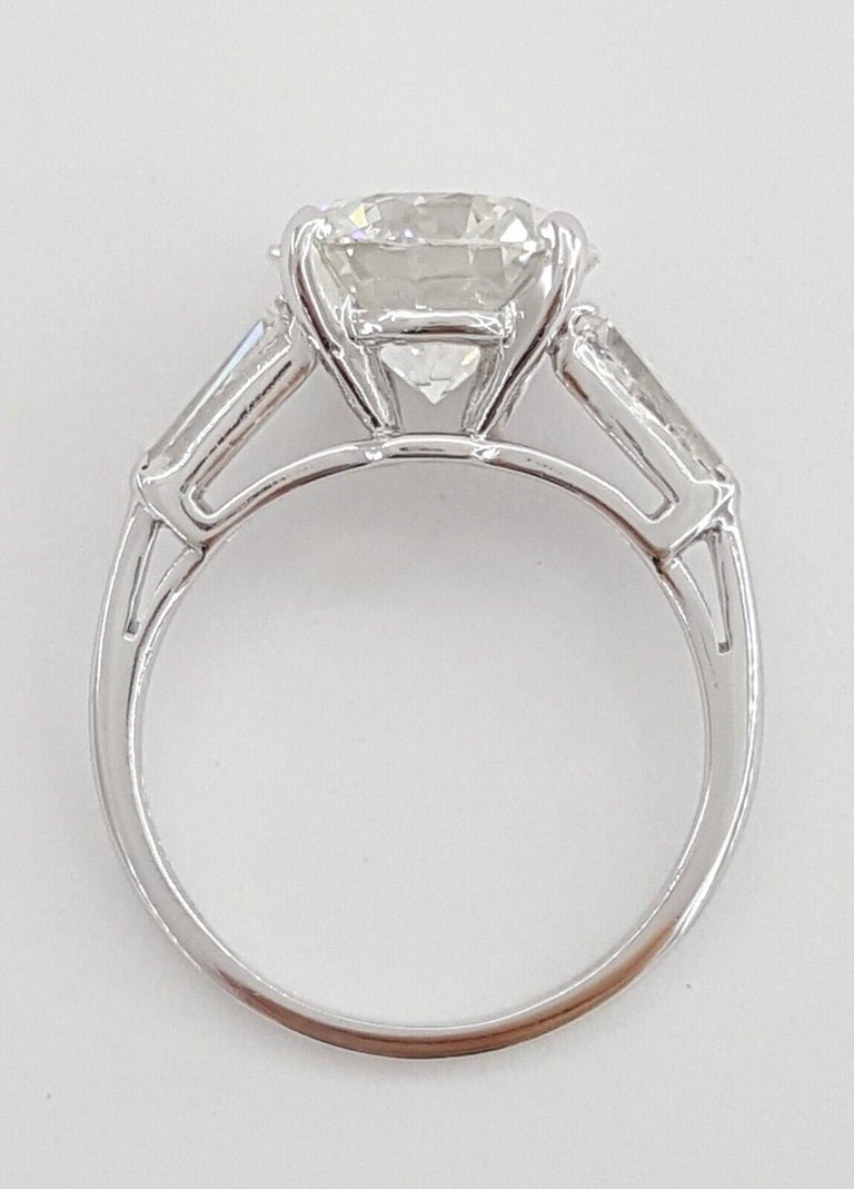 Cartier Three 3-Stone Platinum Round Brilliant Cut Diamond Engagement Ring For Sale 1