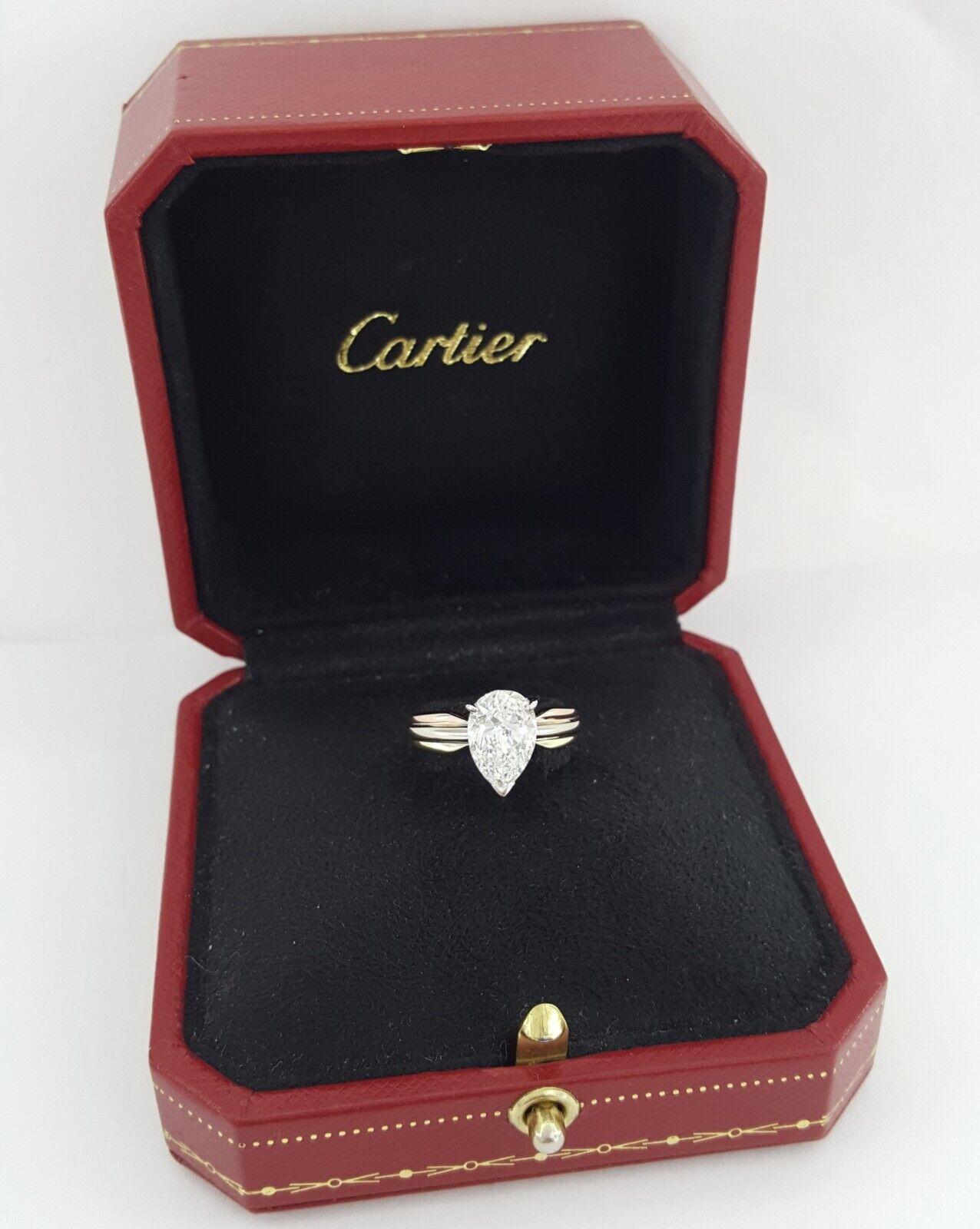 Moderne Bague de fiançailles en platine 3(three) couleurs, diamant rond taillé en brillant, Cartier en vente