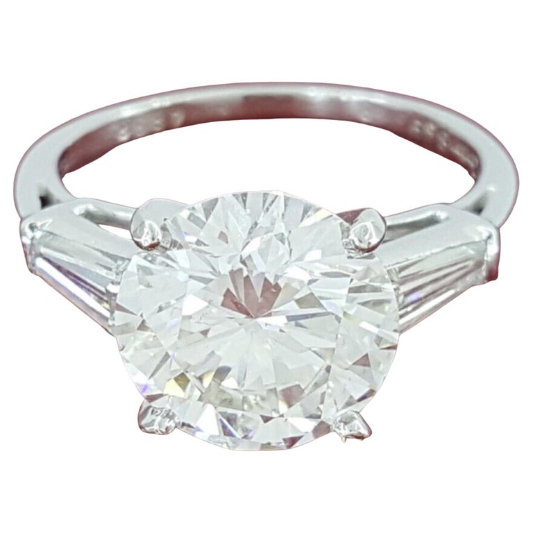 Cartier Three 3-Stone Platinum Round Brilliant Cut Diamond Engagement Ring For Sale