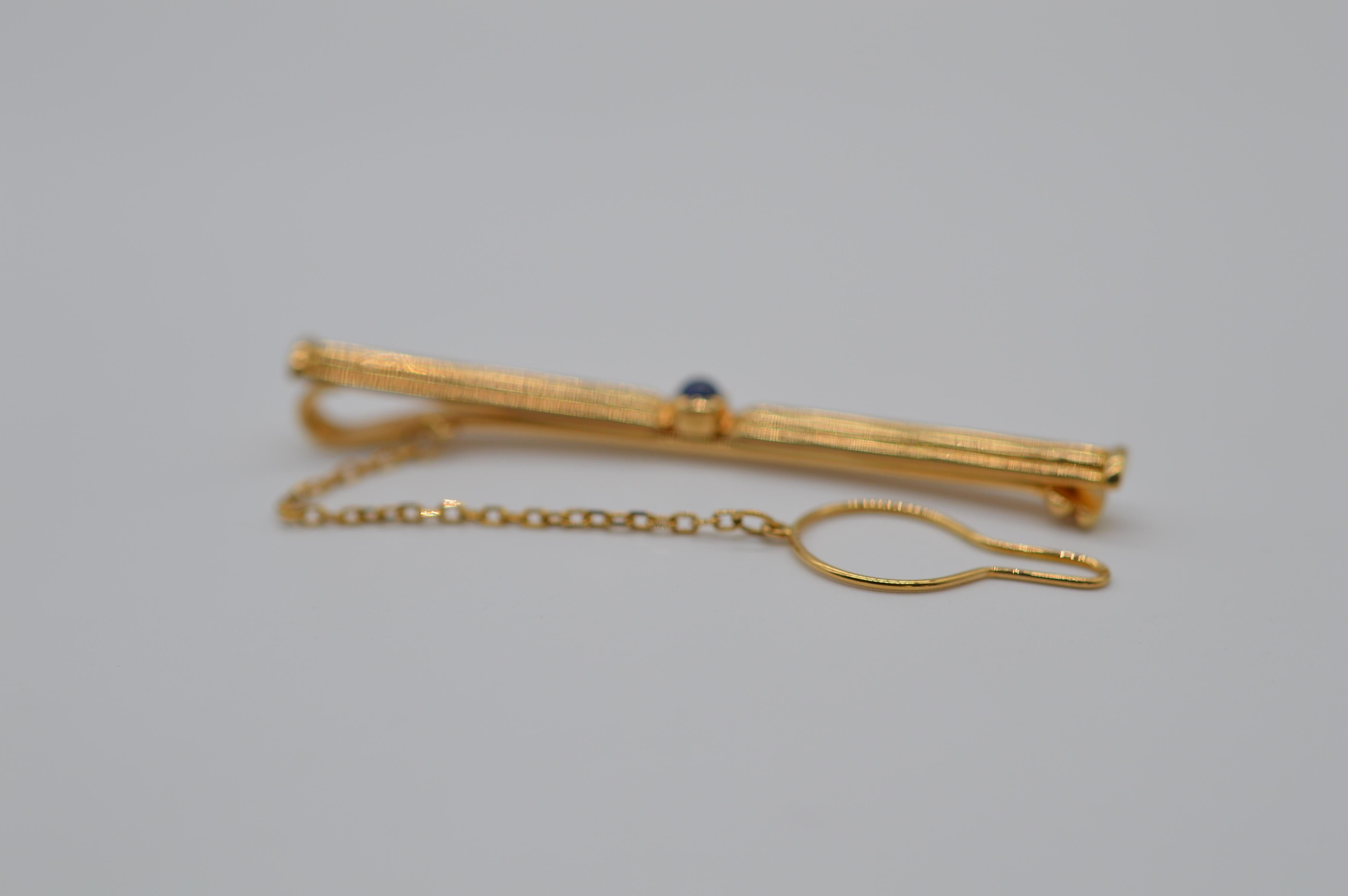 Cabochon Cartier Tie Clip in 18K Yellow Gold with Cabbochon Sapphire Unworn For Sale