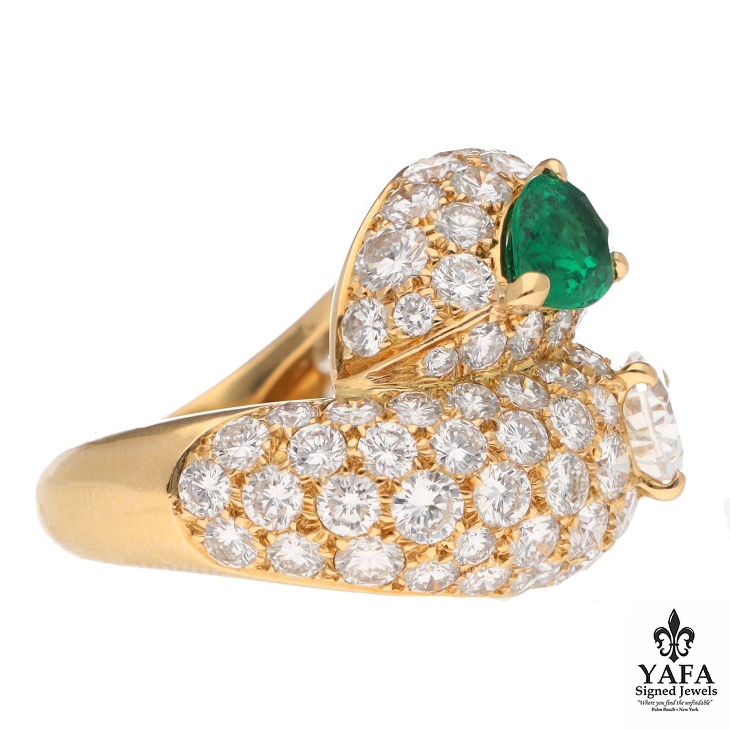 Cartier 'Toi Et Moi' Emerald and Diamond Ring In Excellent Condition For Sale In New York, NY