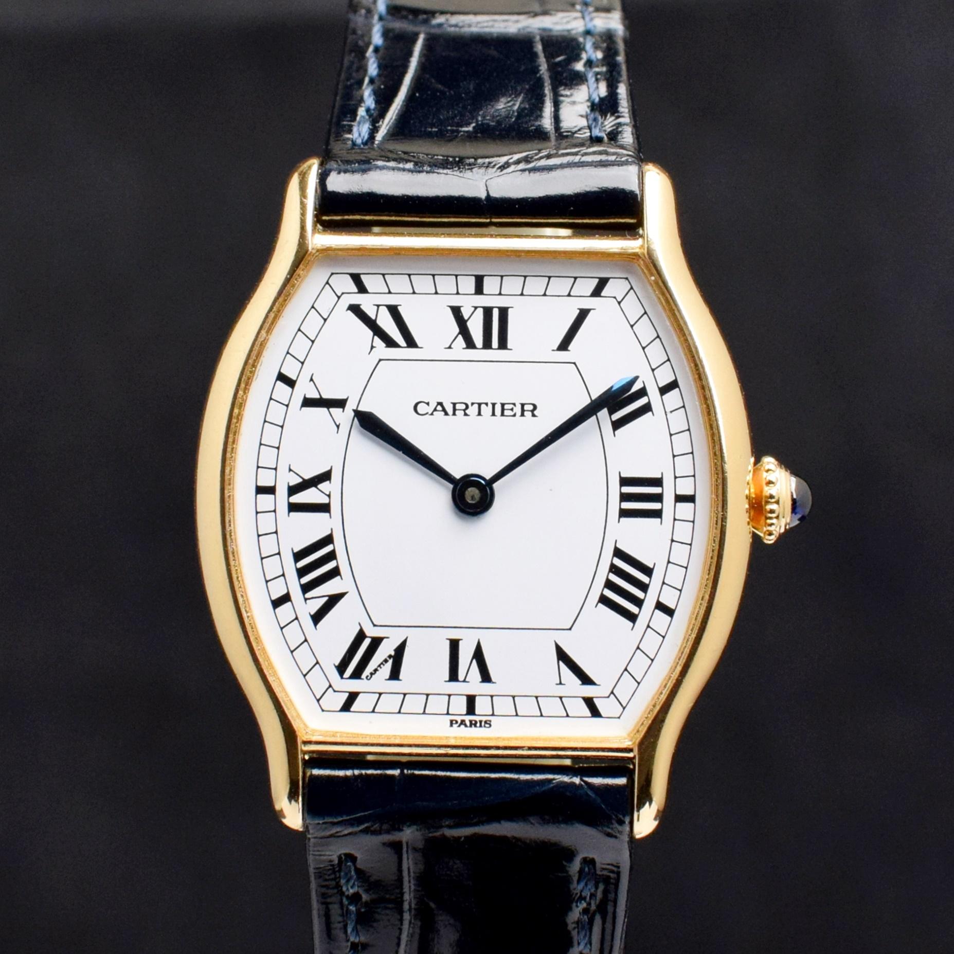 Cartier Tortue 18K Gelbgold Handaufzug Paris Zifferblatt 60035 New York Schnalle 1980 im Zustand „Relativ gut“ in Central & Western District, HK