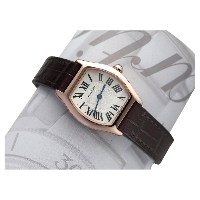 Cartier Montre Tortue petite taille en or rose pour femme W1556360/3698  avec bracelet en cuir En vente sur 1stDibs | montre tortue cartier