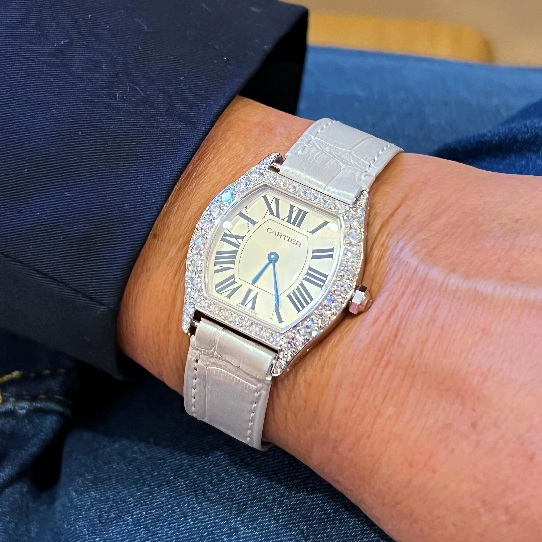CARTIER Tortue Weißgold-Diamant-Uhr im Zustand „Gut“ in New York, NY