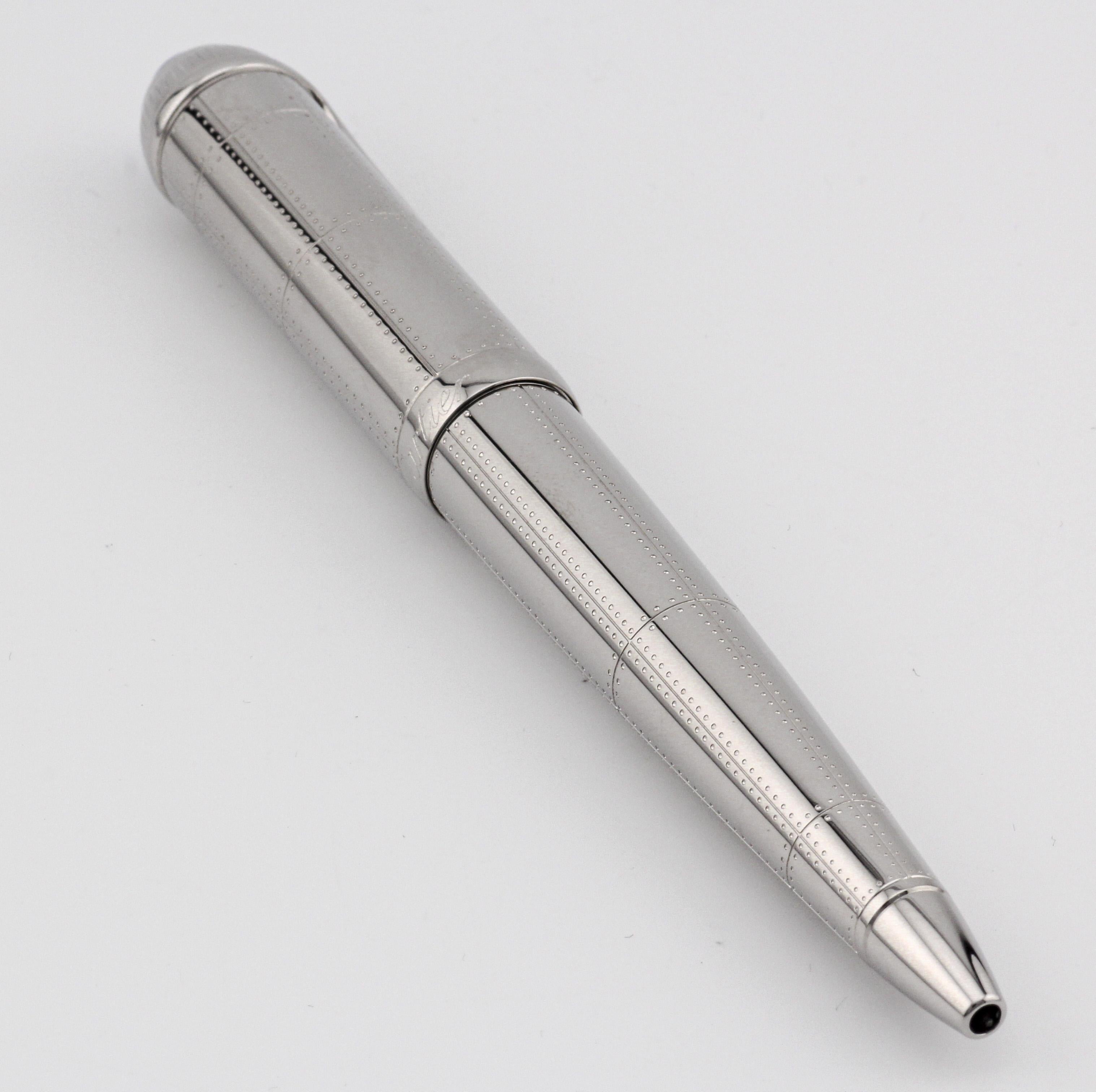 The Cartier Transatlantique R de Cartier Ballpoint Pen offers a harmonious blend of timeless elegance and contemporary sophistication. Crafted with meticulous attention to detail, this exquisite writing instrument showcases Cartier's renowned