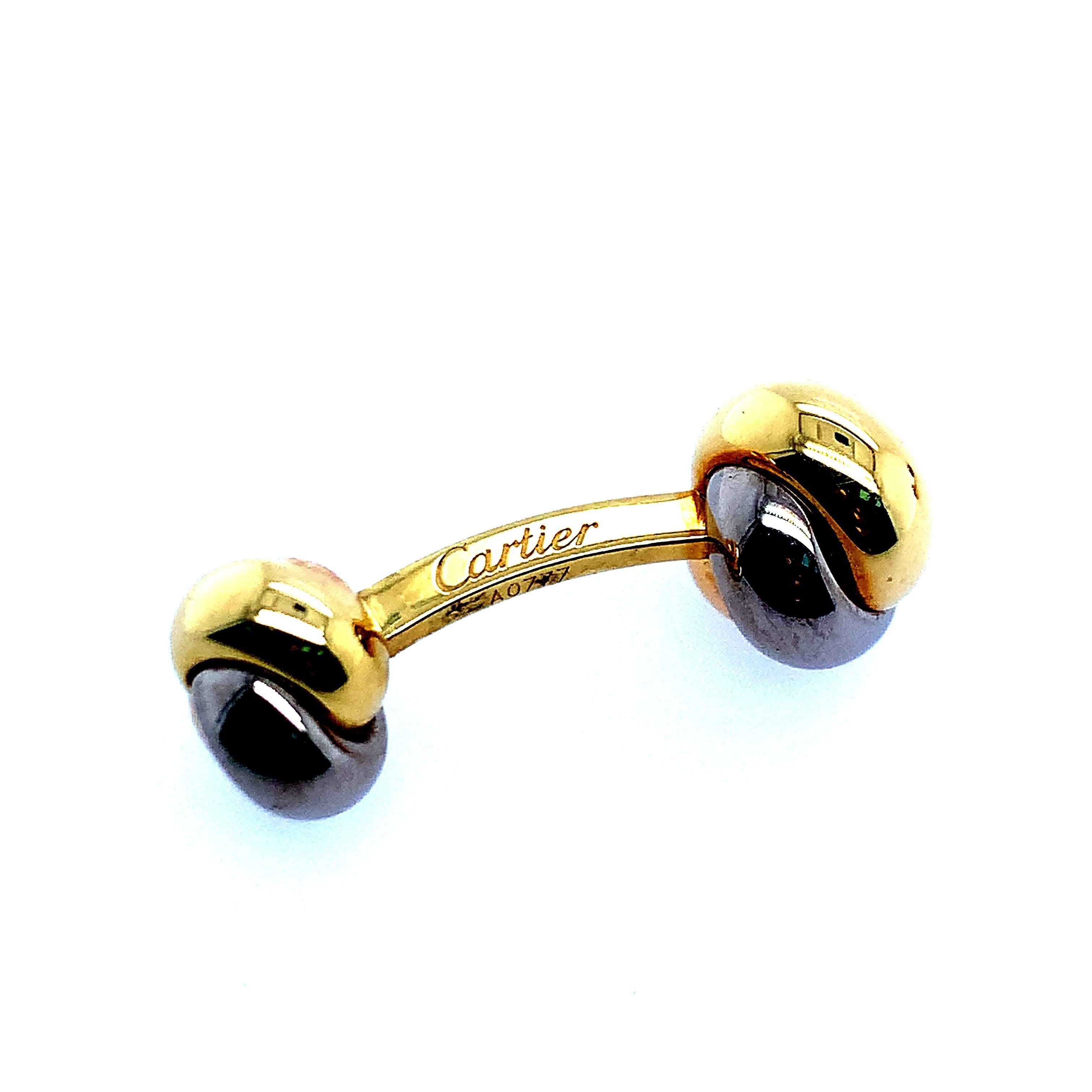 Cartier Tri-Color Gold Cufflinks In Excellent Condition For Sale In New York, NY