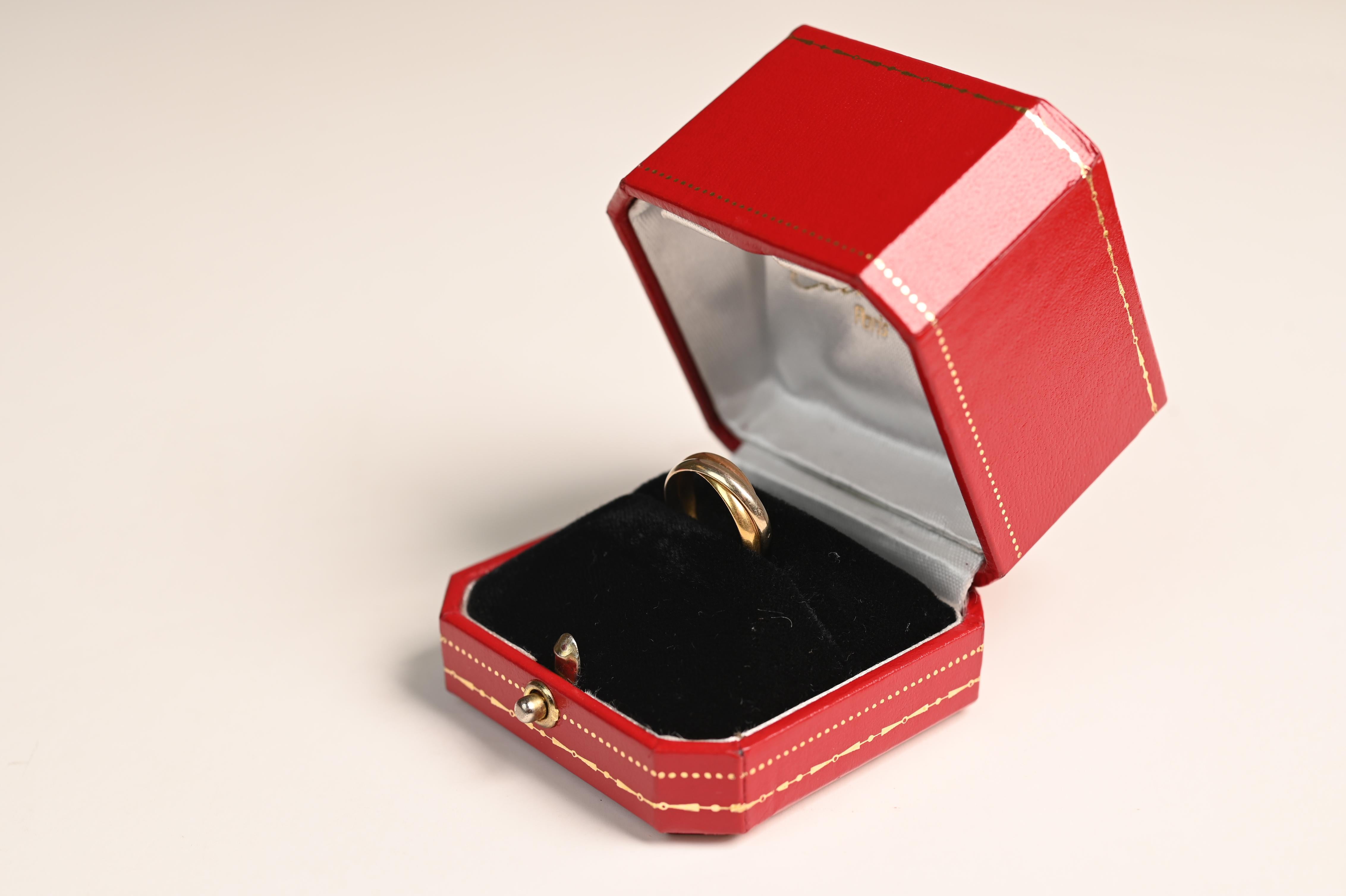 Cartier Tri-Color Gold Trinity Ring, Gold In Excellent Condition For Sale In New York, NY