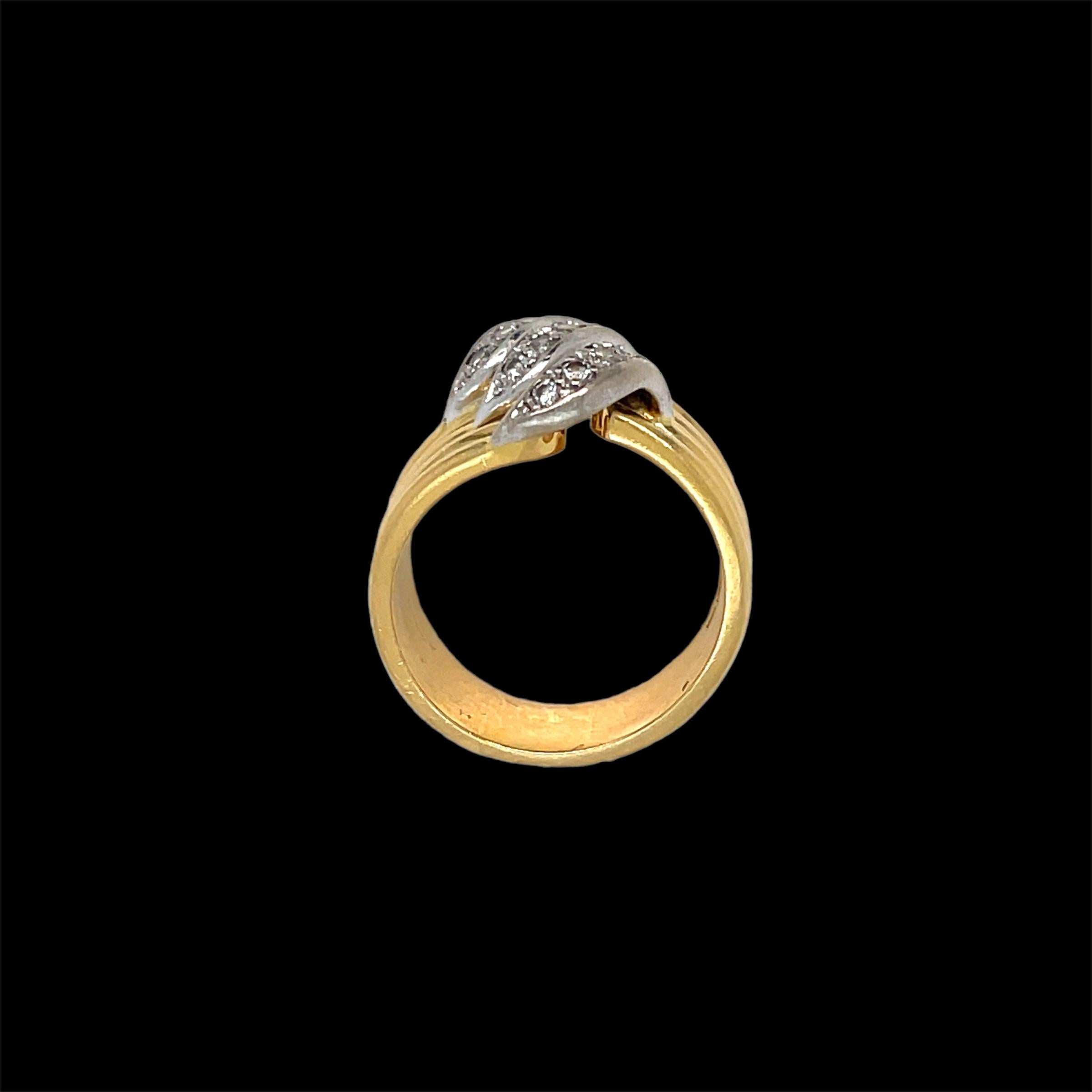 Cartier Trilium Modell Diamantring aus Gold mit Diamanten im Zustand „Hervorragend“ in Napoli, NA